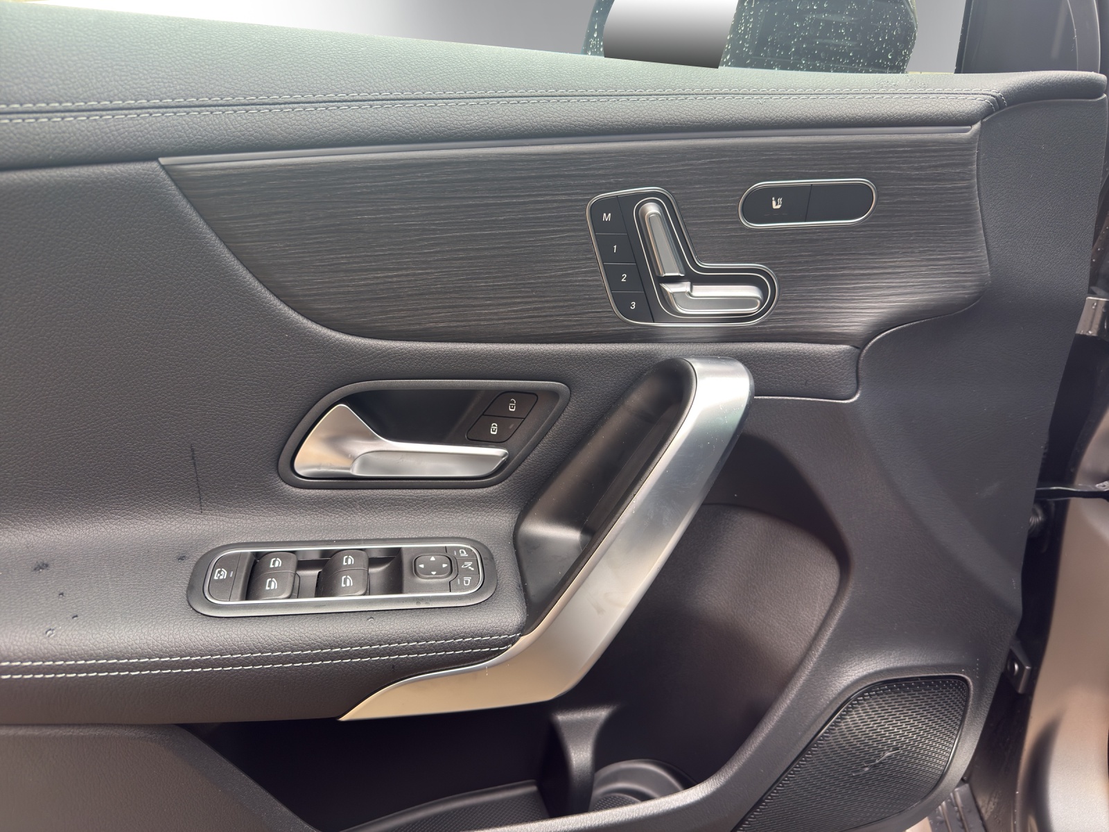 MERCEDES-BENZ A 220 4Matic 8G-DCT-image-5