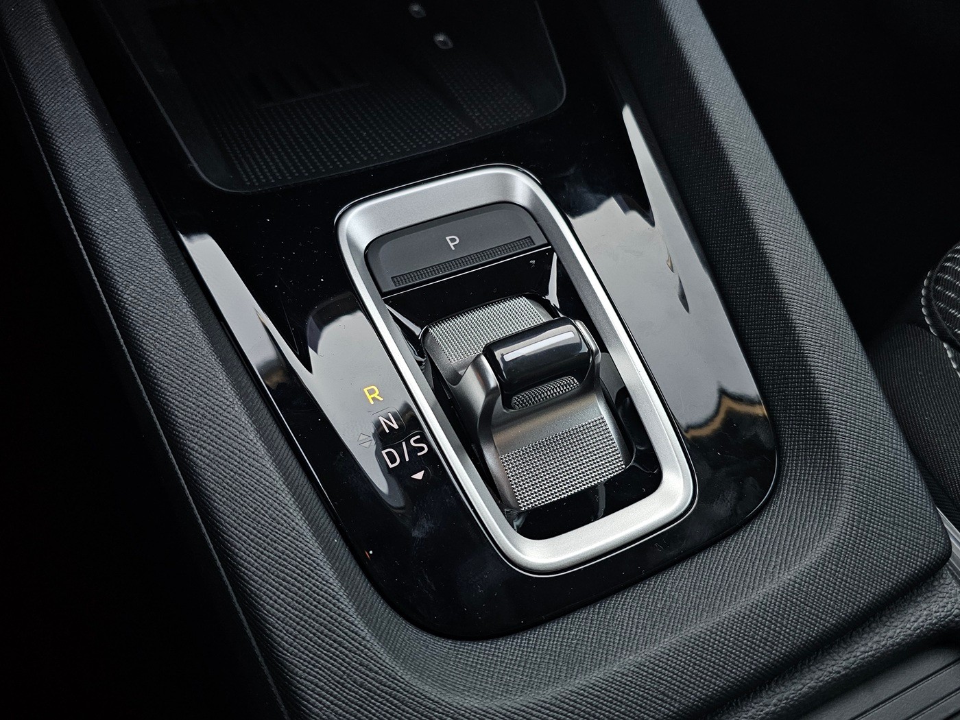 SKODA Octavia Combi 2.0 TDI DSG Selection-image-12