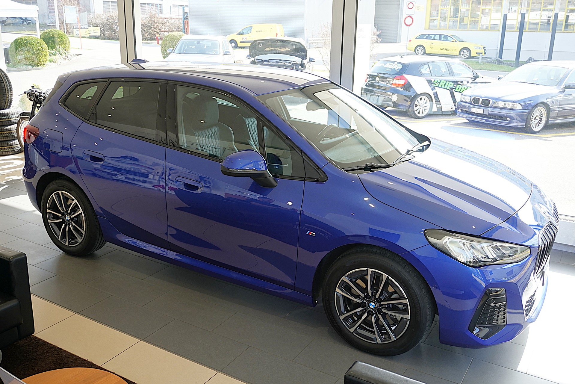 BMW 223i Active Tourer xDrive M Sport DKG-showroom-element-2