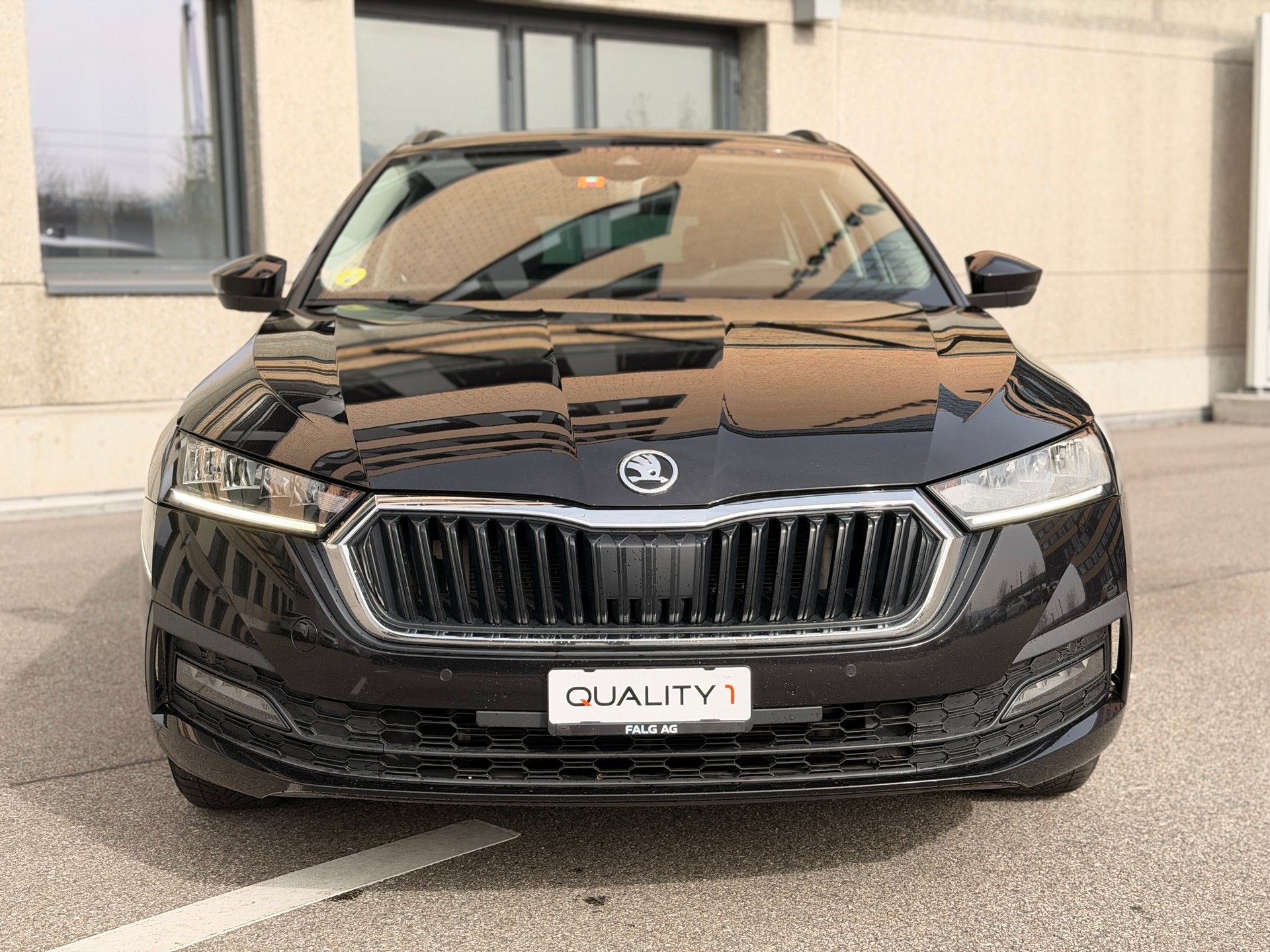 SKODA Octavia Combi 2.0 TDI DSG Ambition-image-6