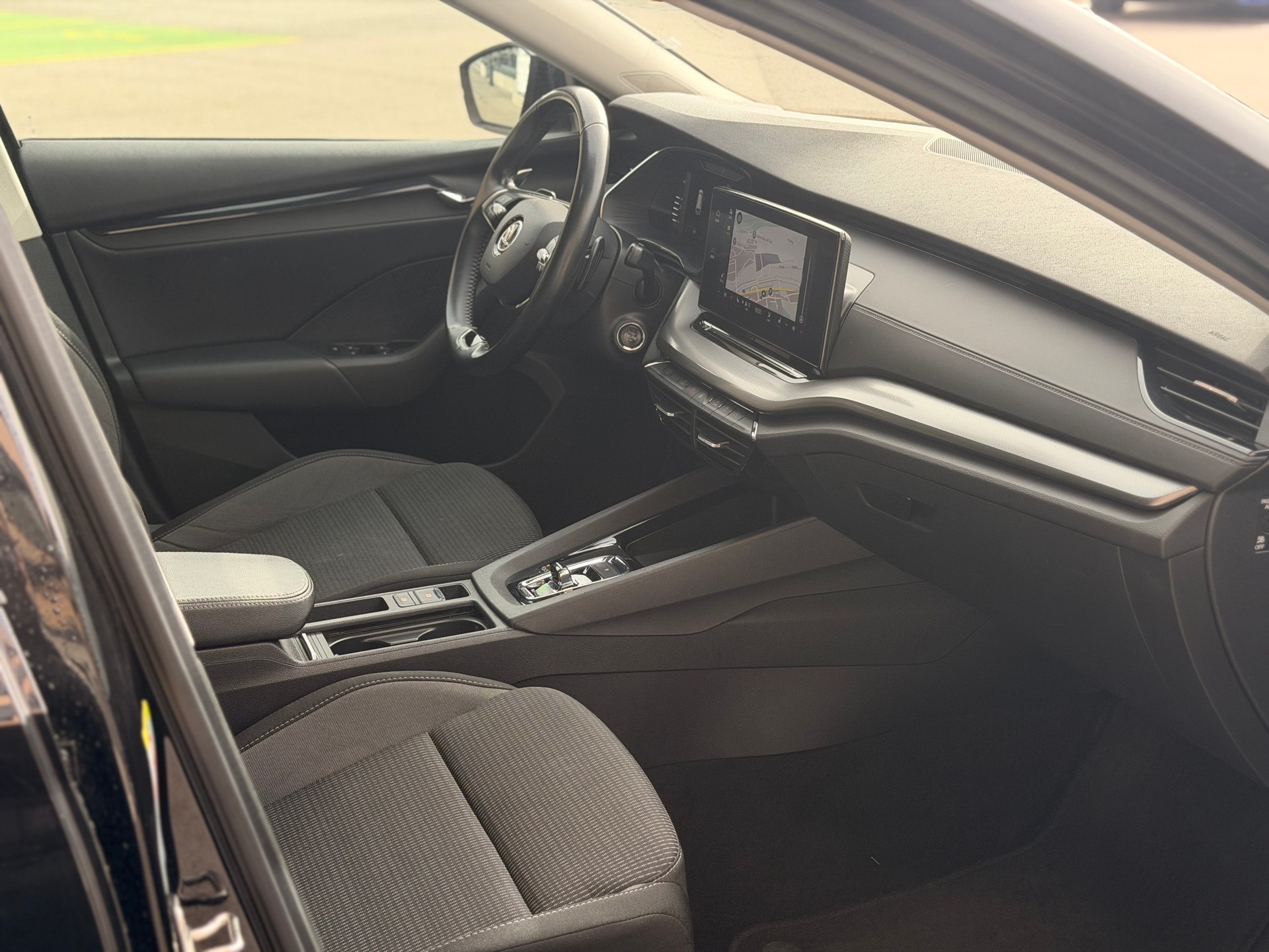 SKODA Octavia Combi 2.0 TDI DSG Ambition-image-25