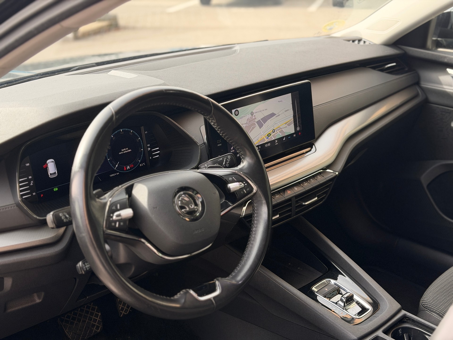SKODA Octavia Combi 2.0 TDI DSG Ambition-image-15