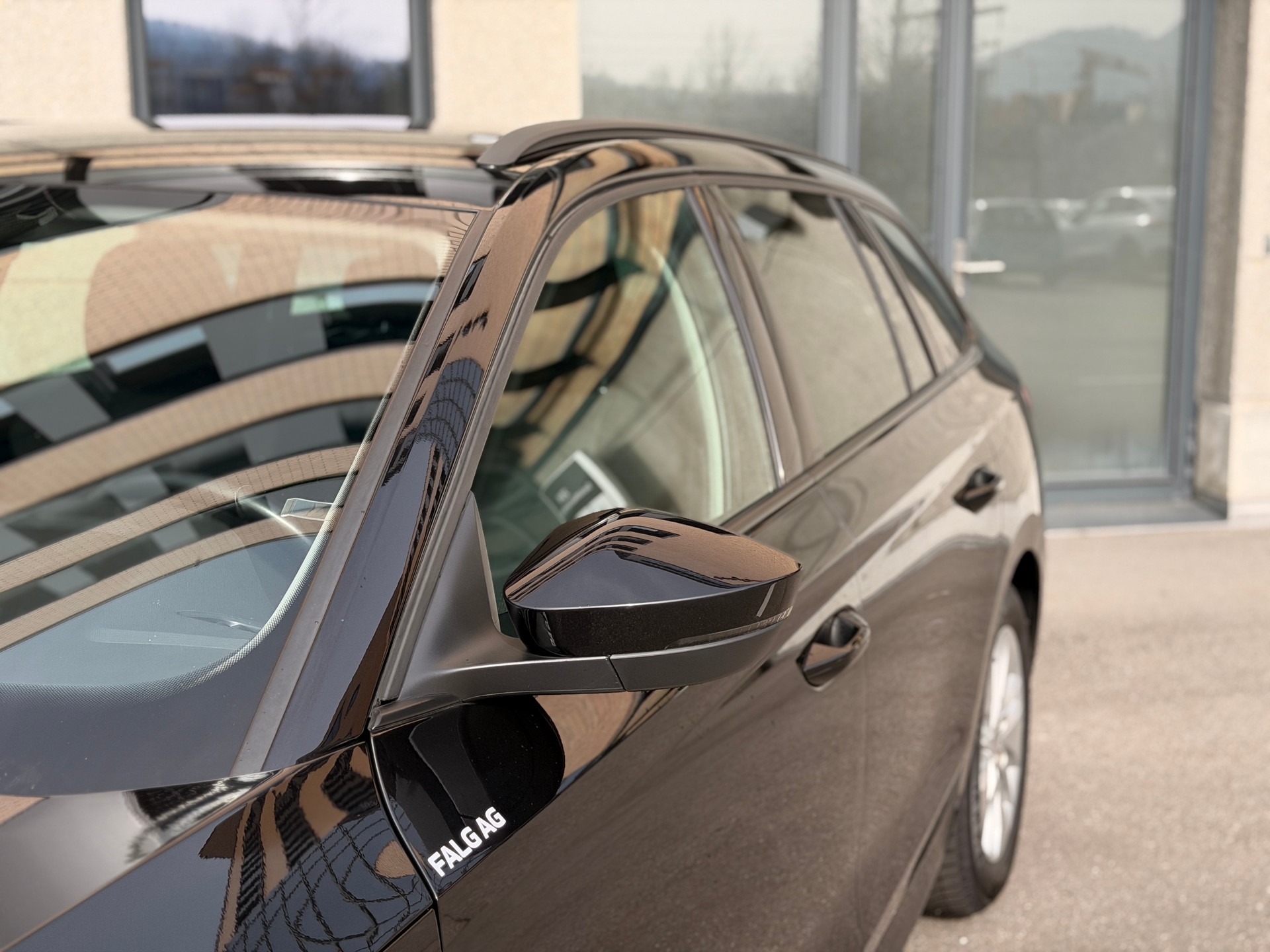 SKODA Octavia Combi 2.0 TDI DSG Ambition-image-9