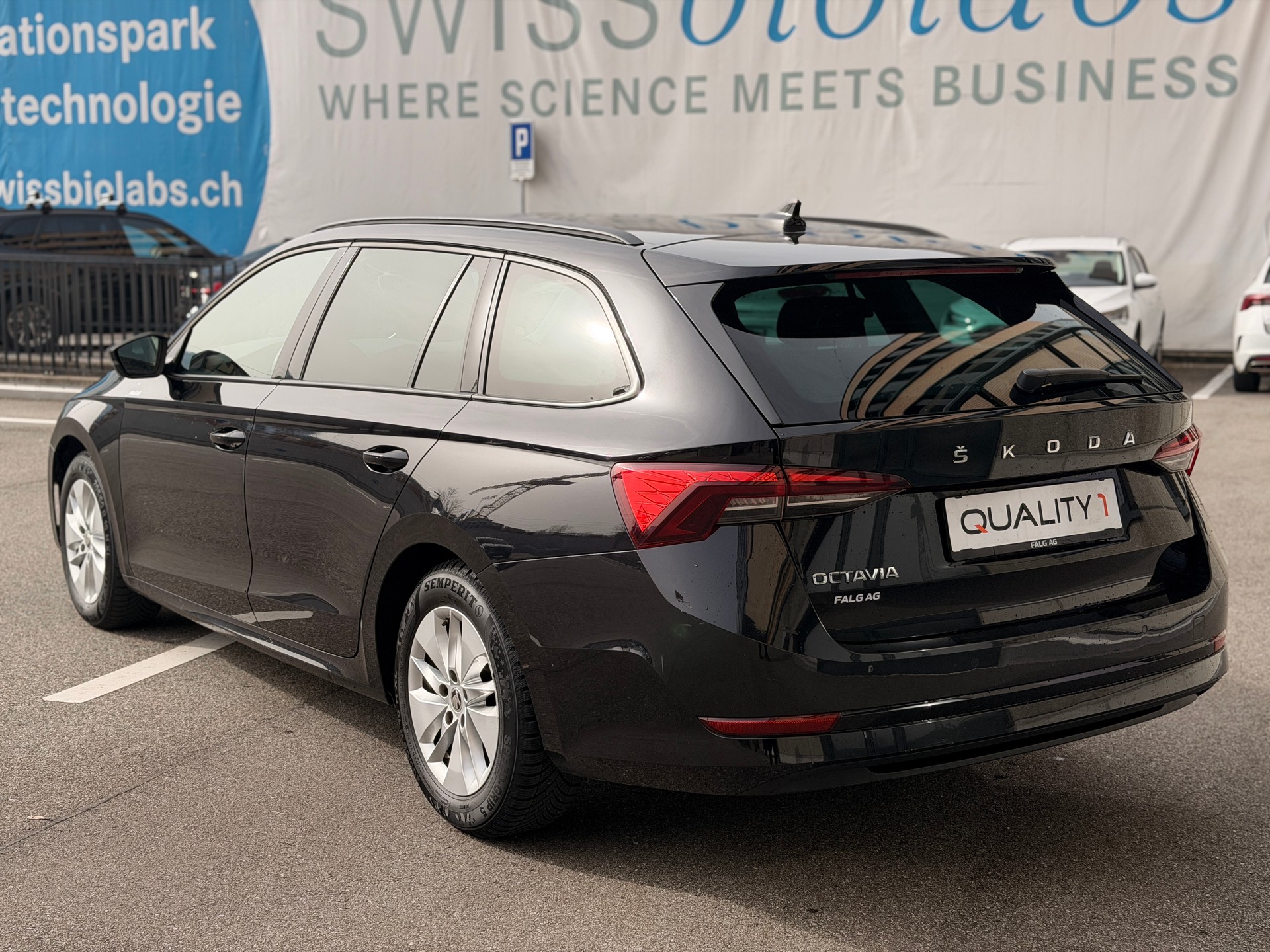 SKODA Octavia Combi 2.0 TDI DSG Ambition-image-4