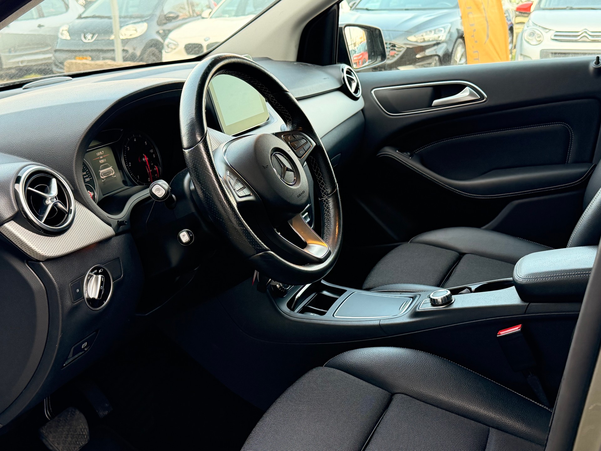 MERCEDES-BENZ B 200 CDI AMG Line 4Matic 7G-DCT-image-7