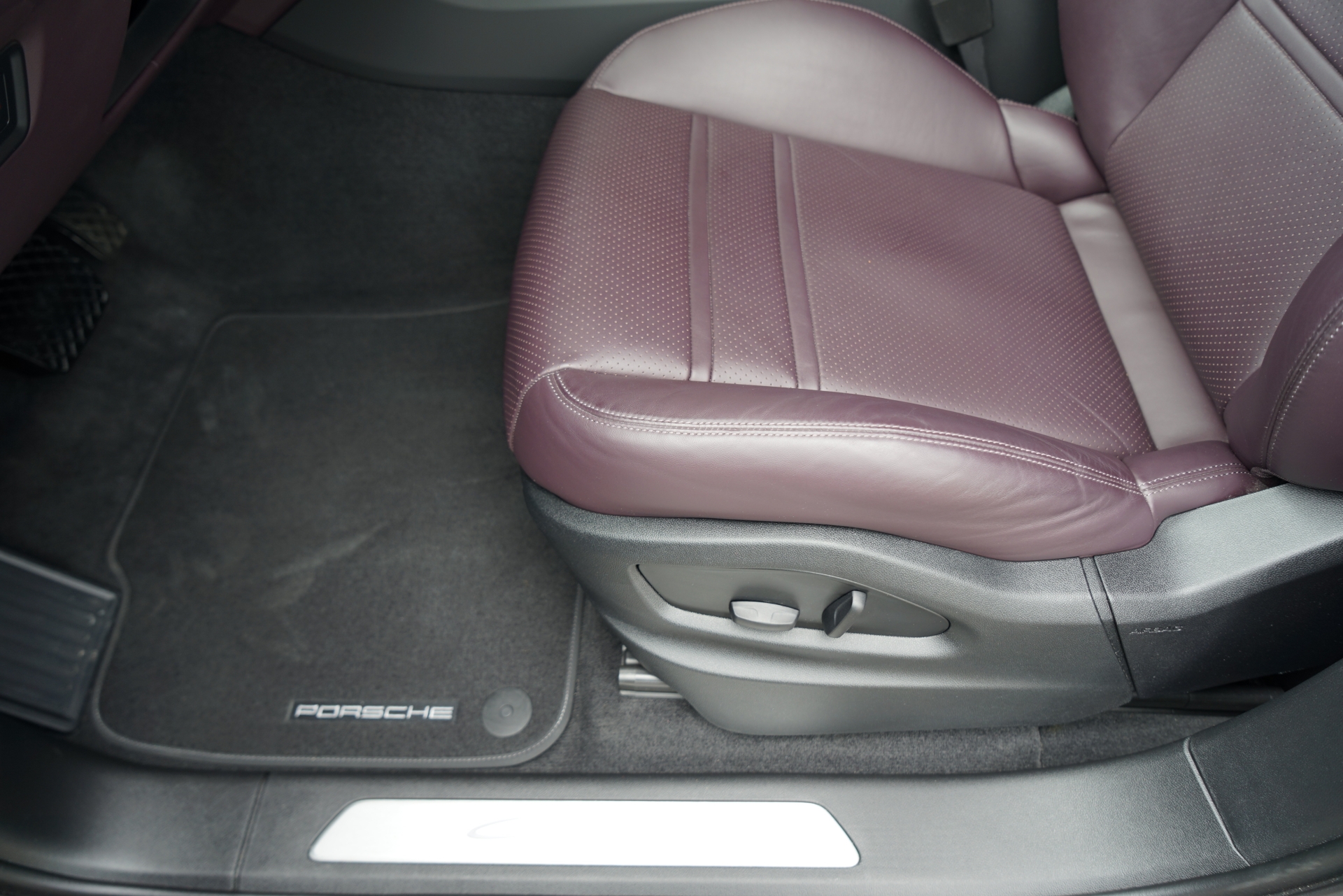 PORSCHE Cayenne Coupé 3.0 V6-image-10