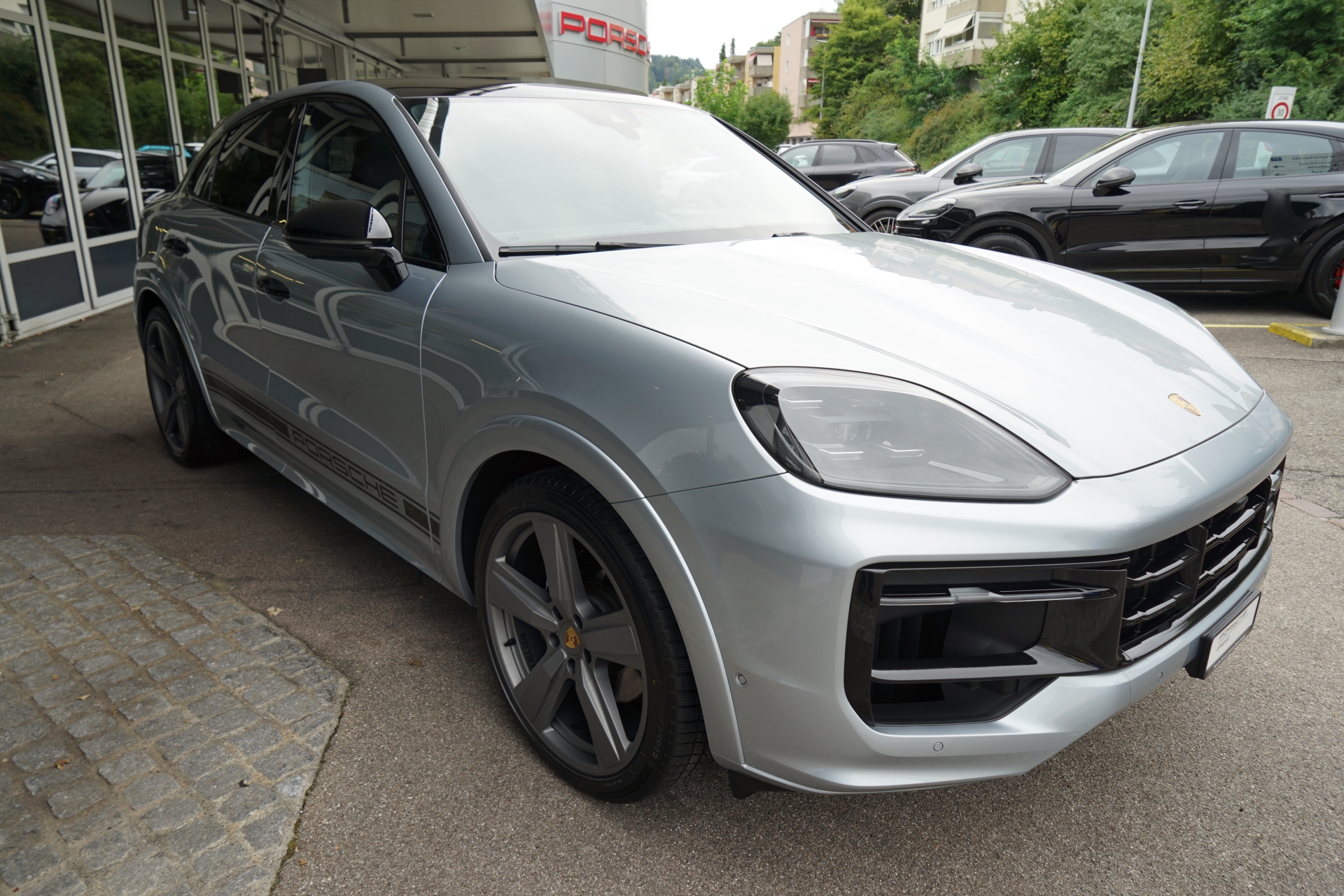PORSCHE Cayenne Coupé 3.0 V6-image-3