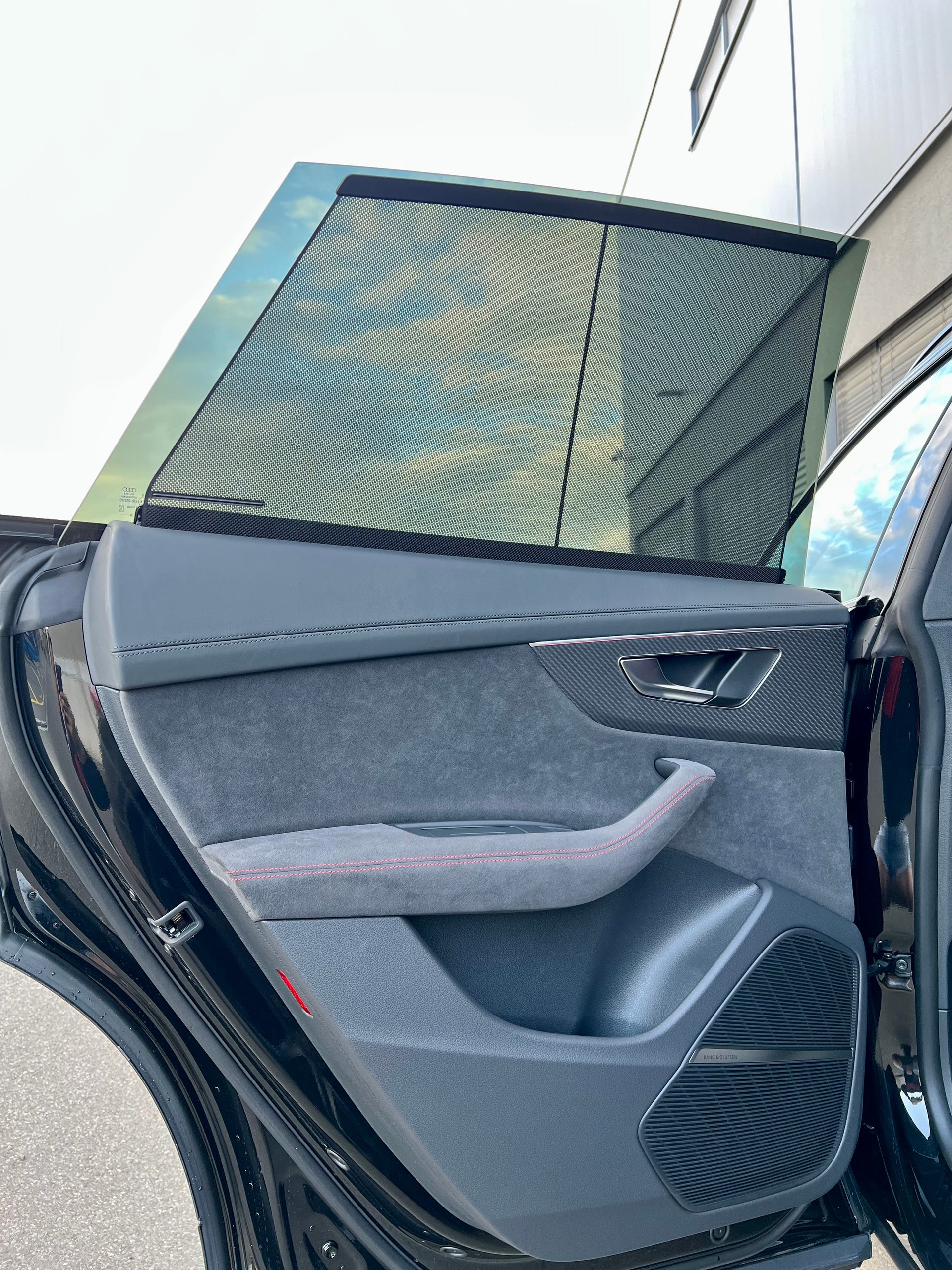 AUDI RSQ8 performance quattro-image-12