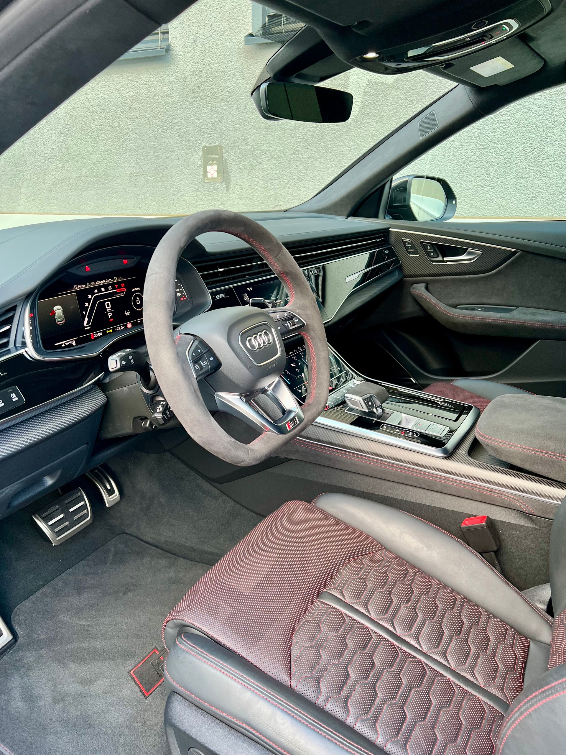 AUDI RSQ8 performance quattro-image-9