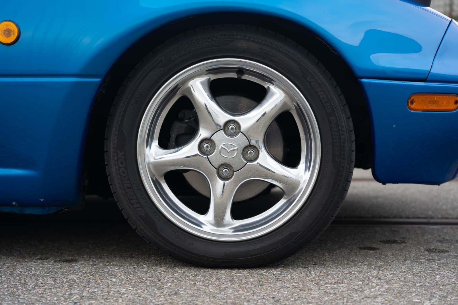 MAZDA MX-5 1.6i-16-image-15
