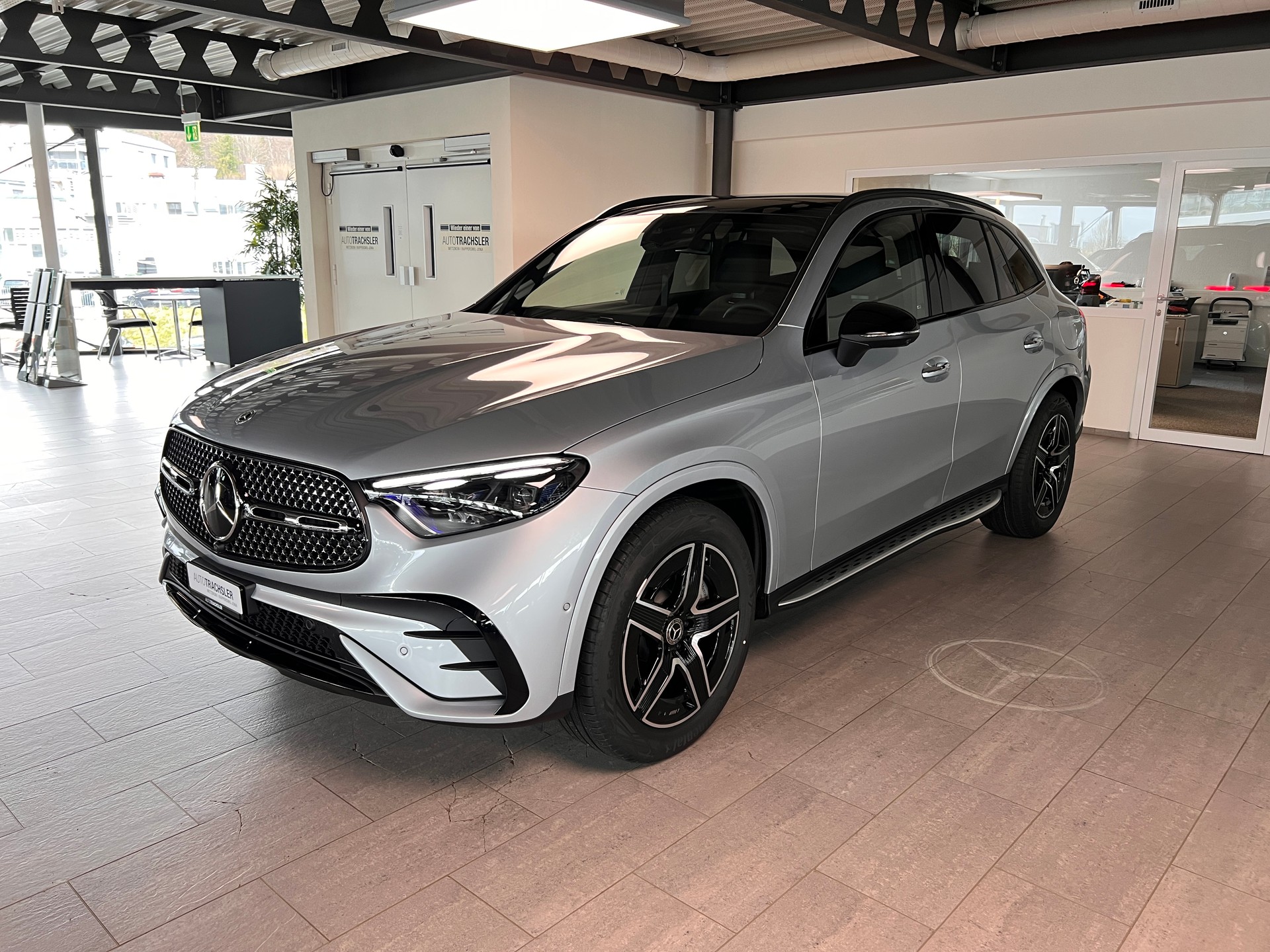 MERCEDES-BENZ GLC 400 e 4Matic EQ Star 9G-Tronic-image-3