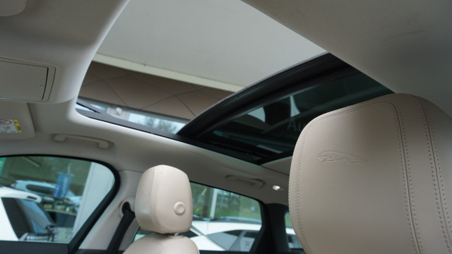 JAGUAR F-Pace 3.0 TD Prest. AWD-image-12
