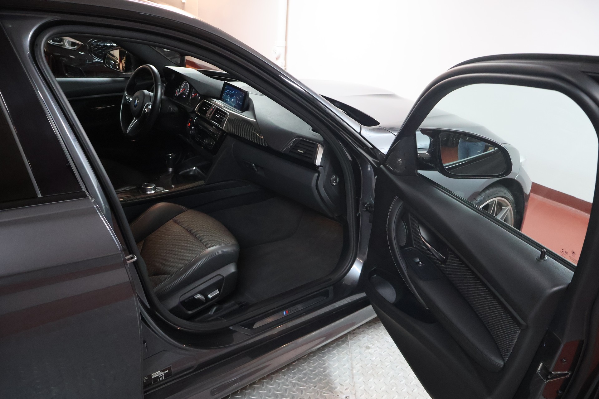 BMW M3 Competition-image-12