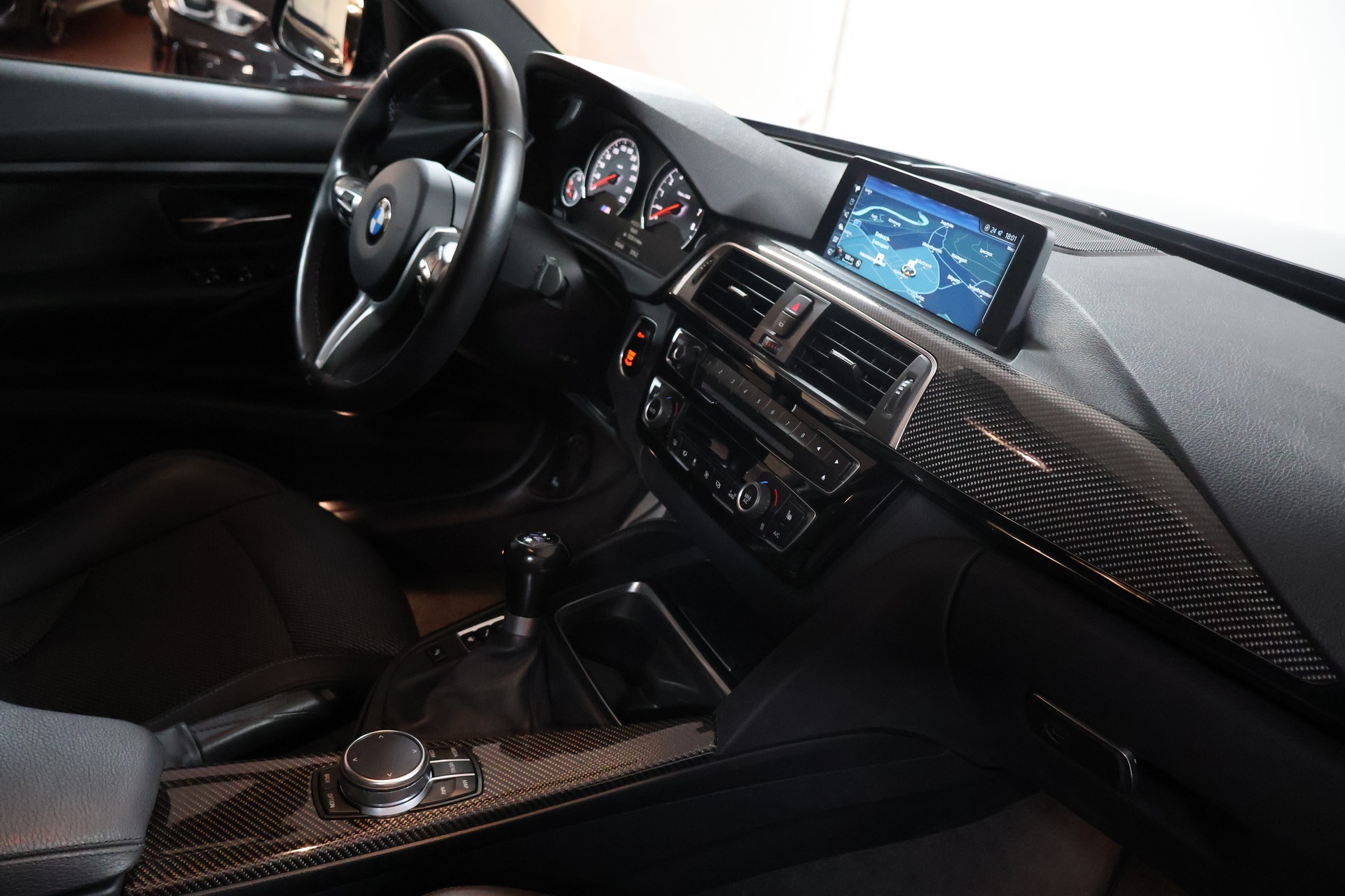 BMW M3 Competition-image-9