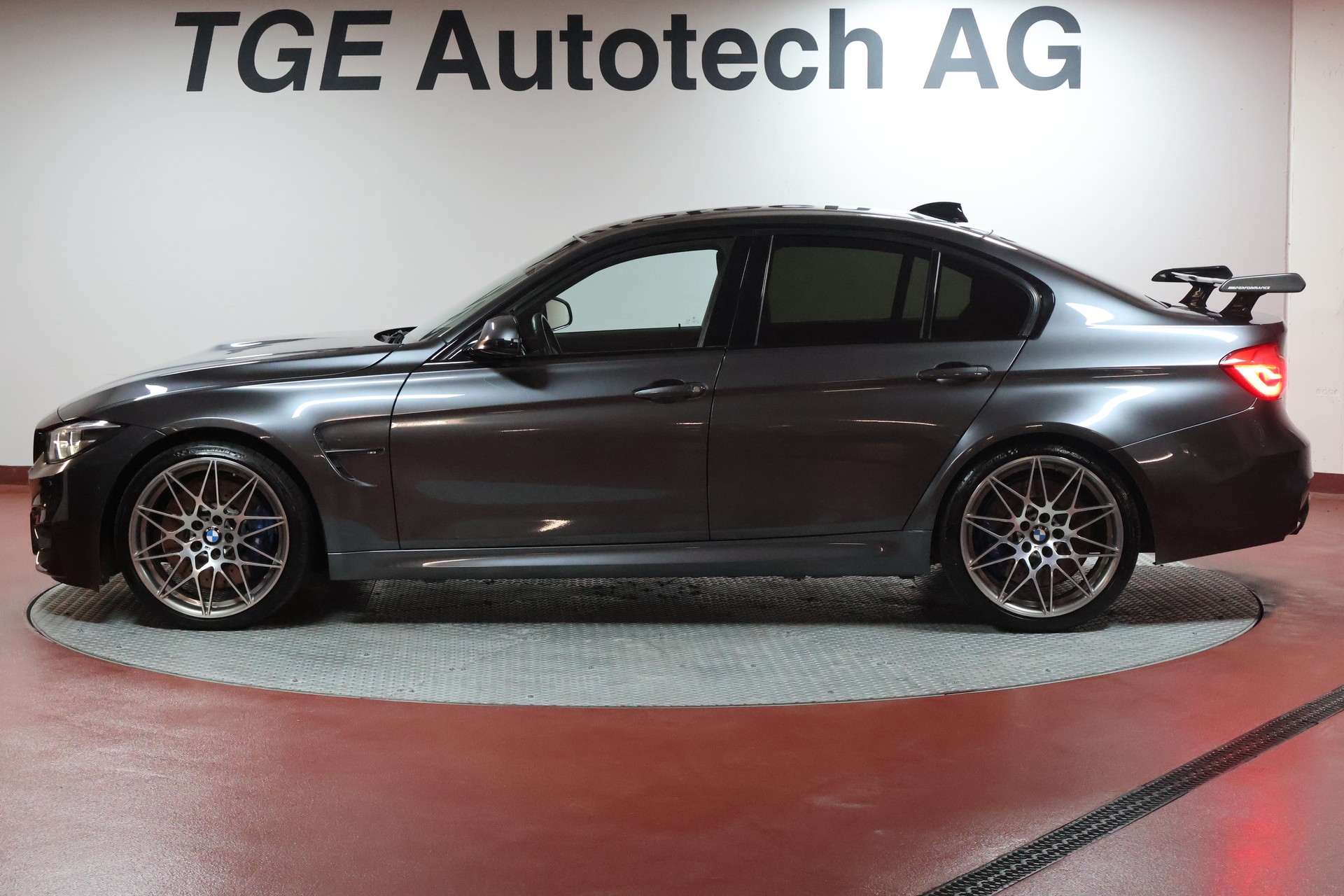 BMW M3 Competition-image-3