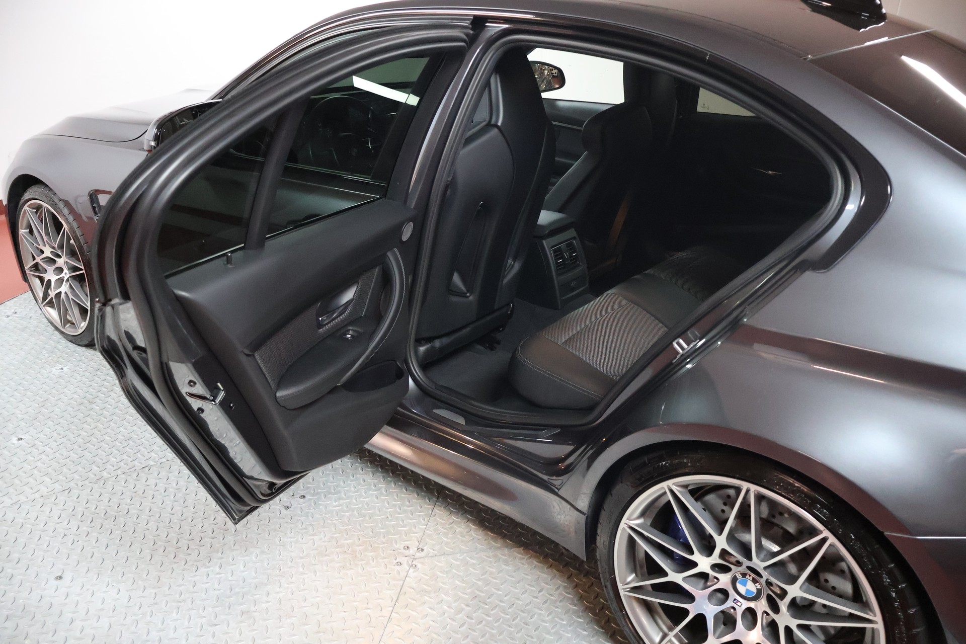 BMW M3 Competition-image-13