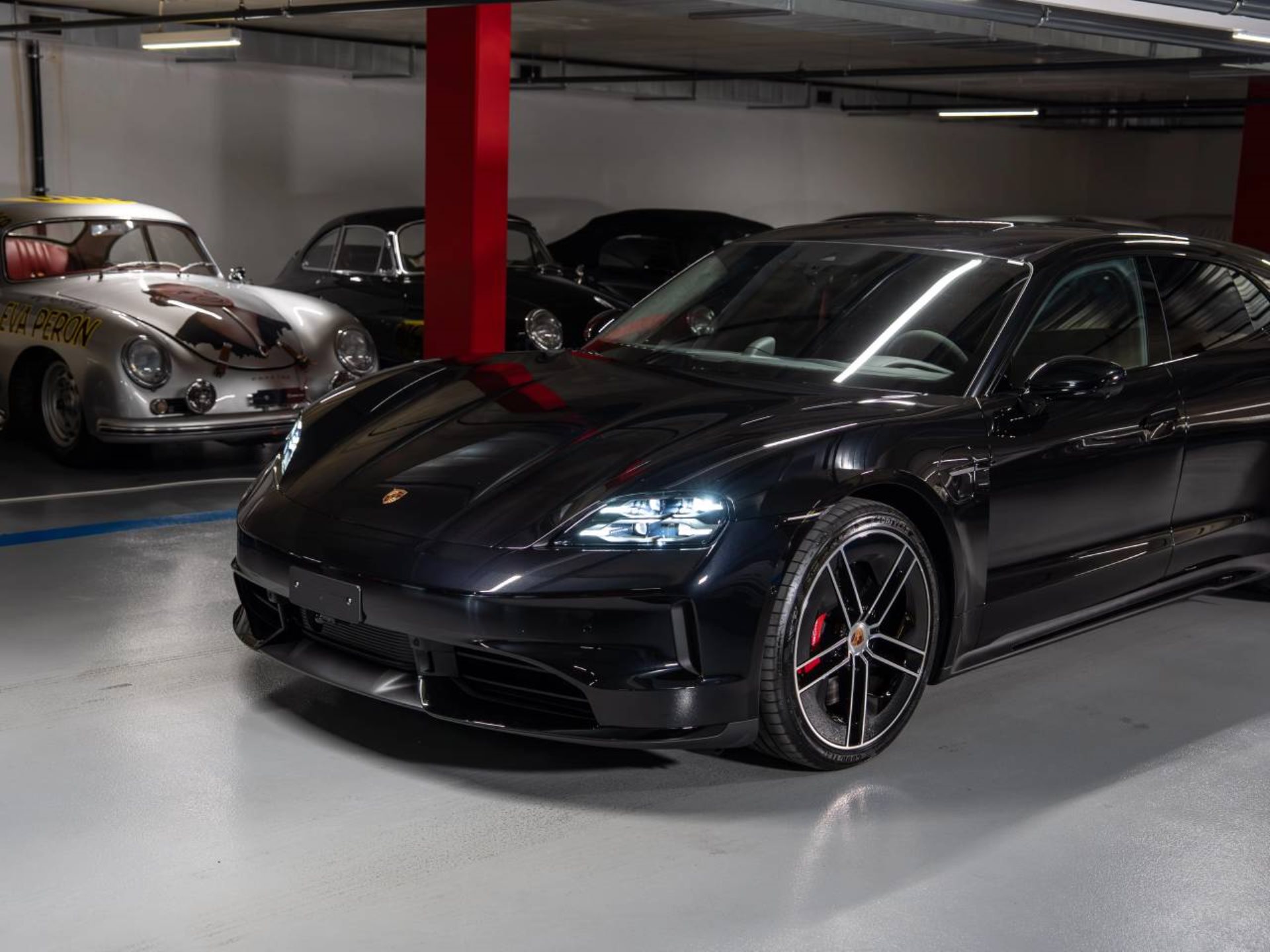 PORSCHE Taycan GTS Sport Turismo-image-22