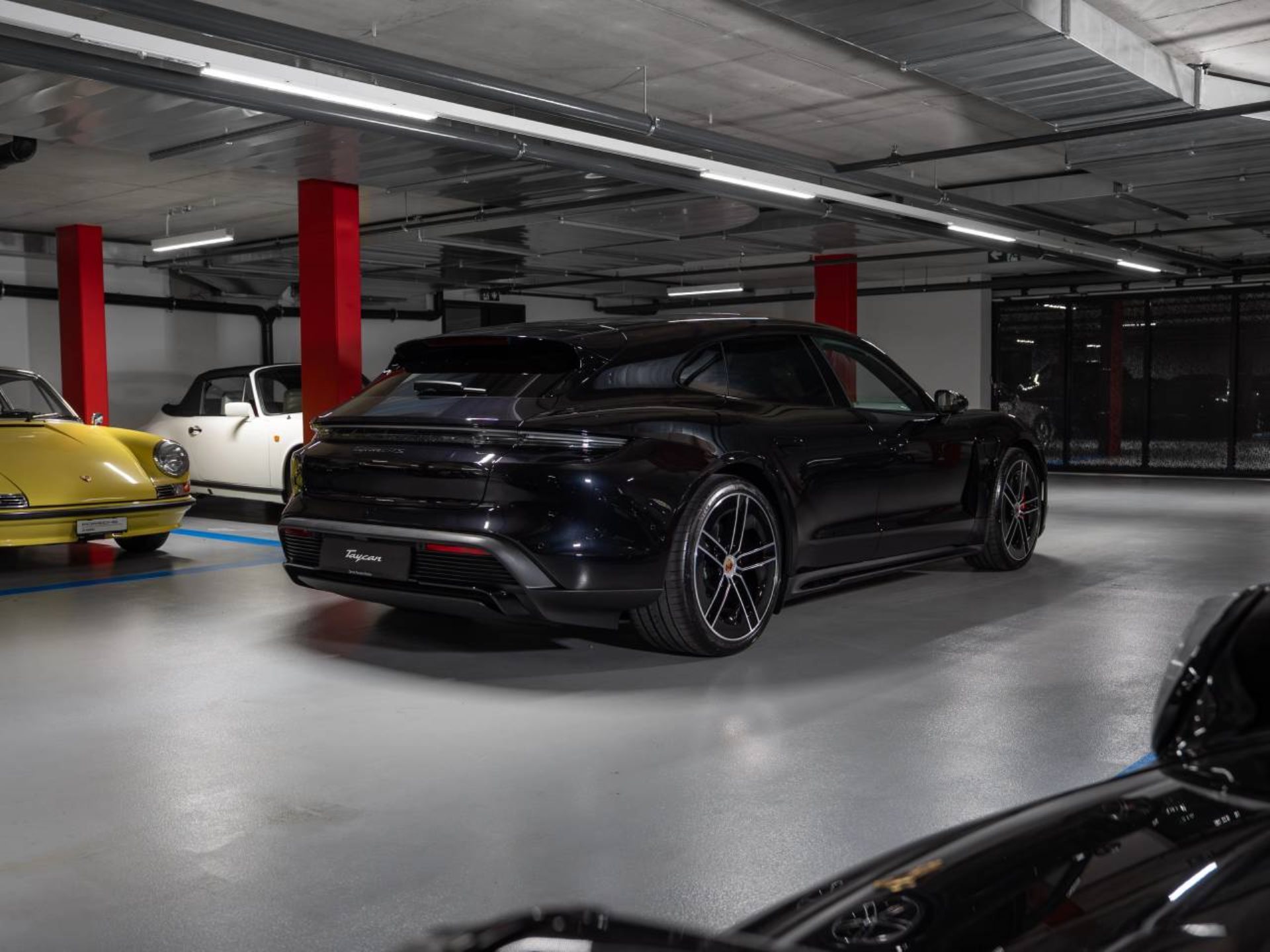 PORSCHE Taycan GTS Sport Turismo-image-7