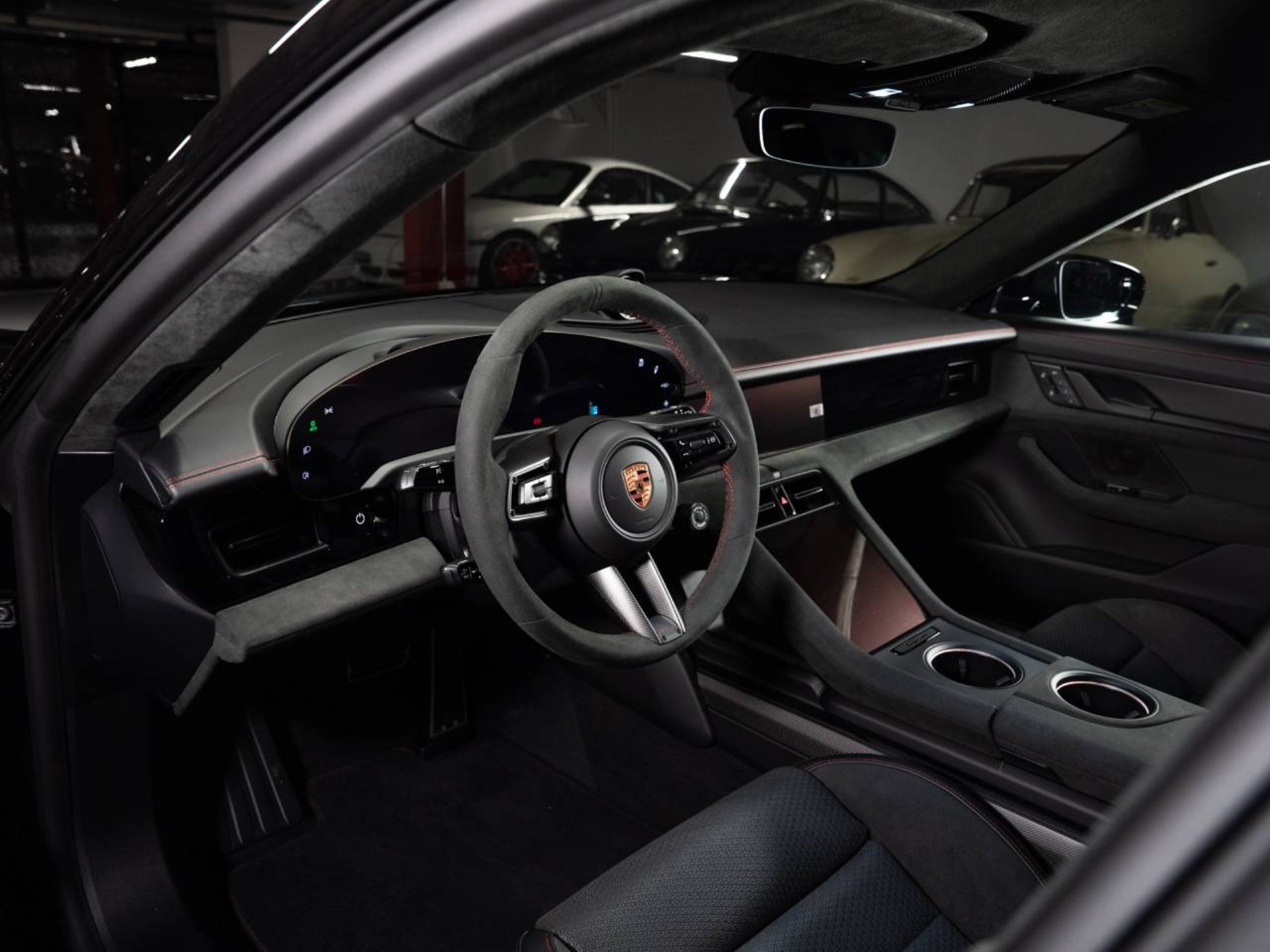 PORSCHE Taycan GTS Sport Turismo-image-3