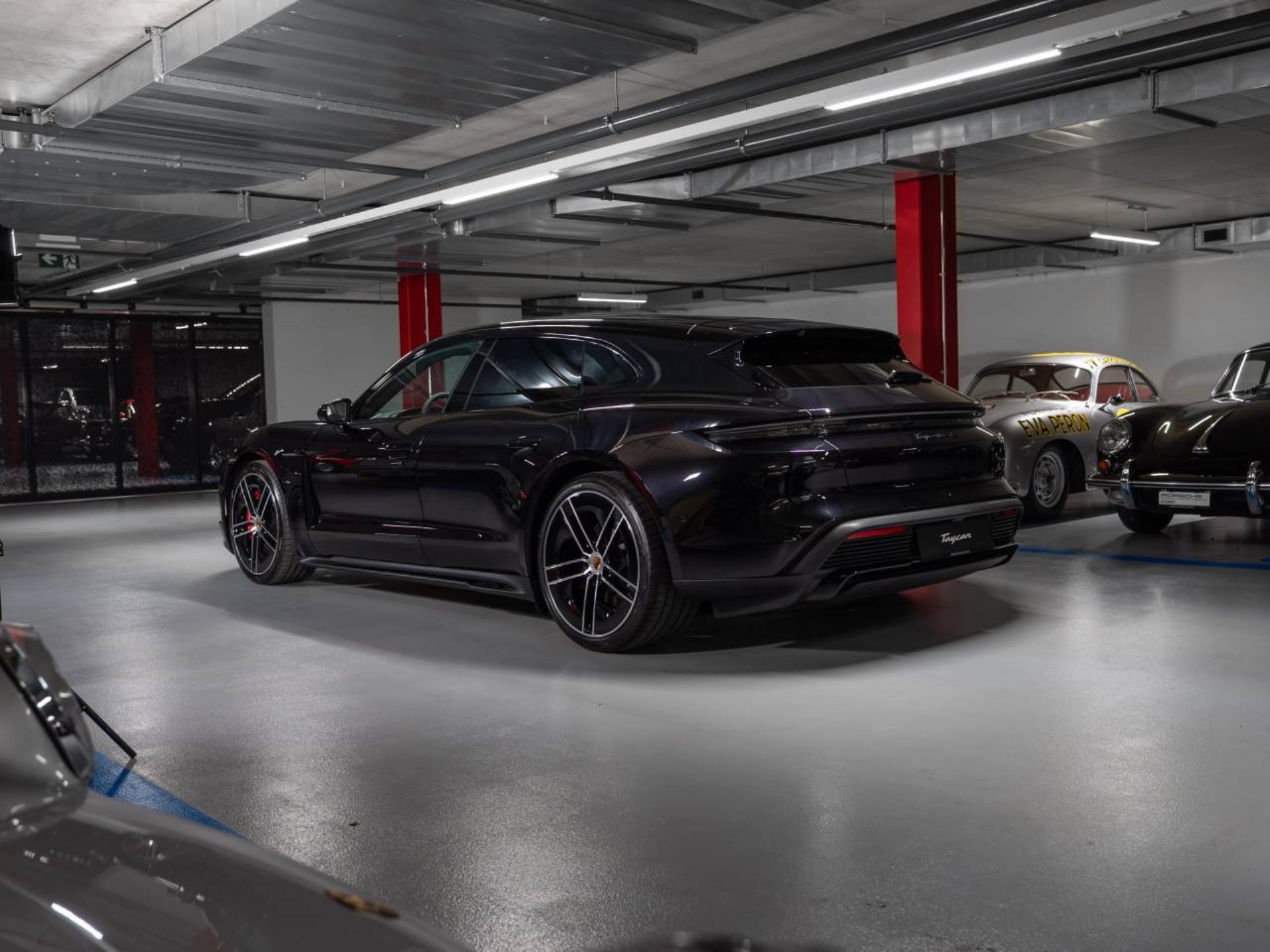 PORSCHE Taycan GTS Sport Turismo-image-2
