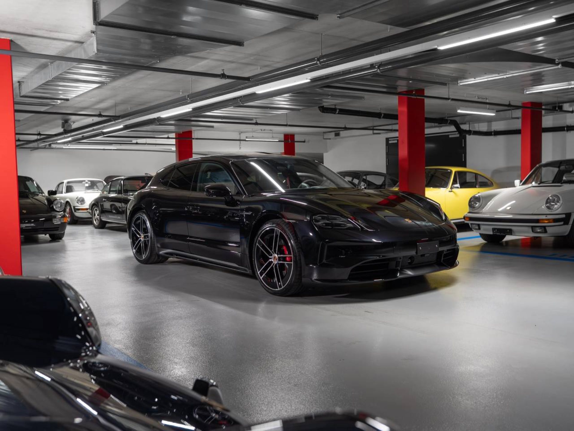 PORSCHE Taycan GTS Sport Turismo-image-5