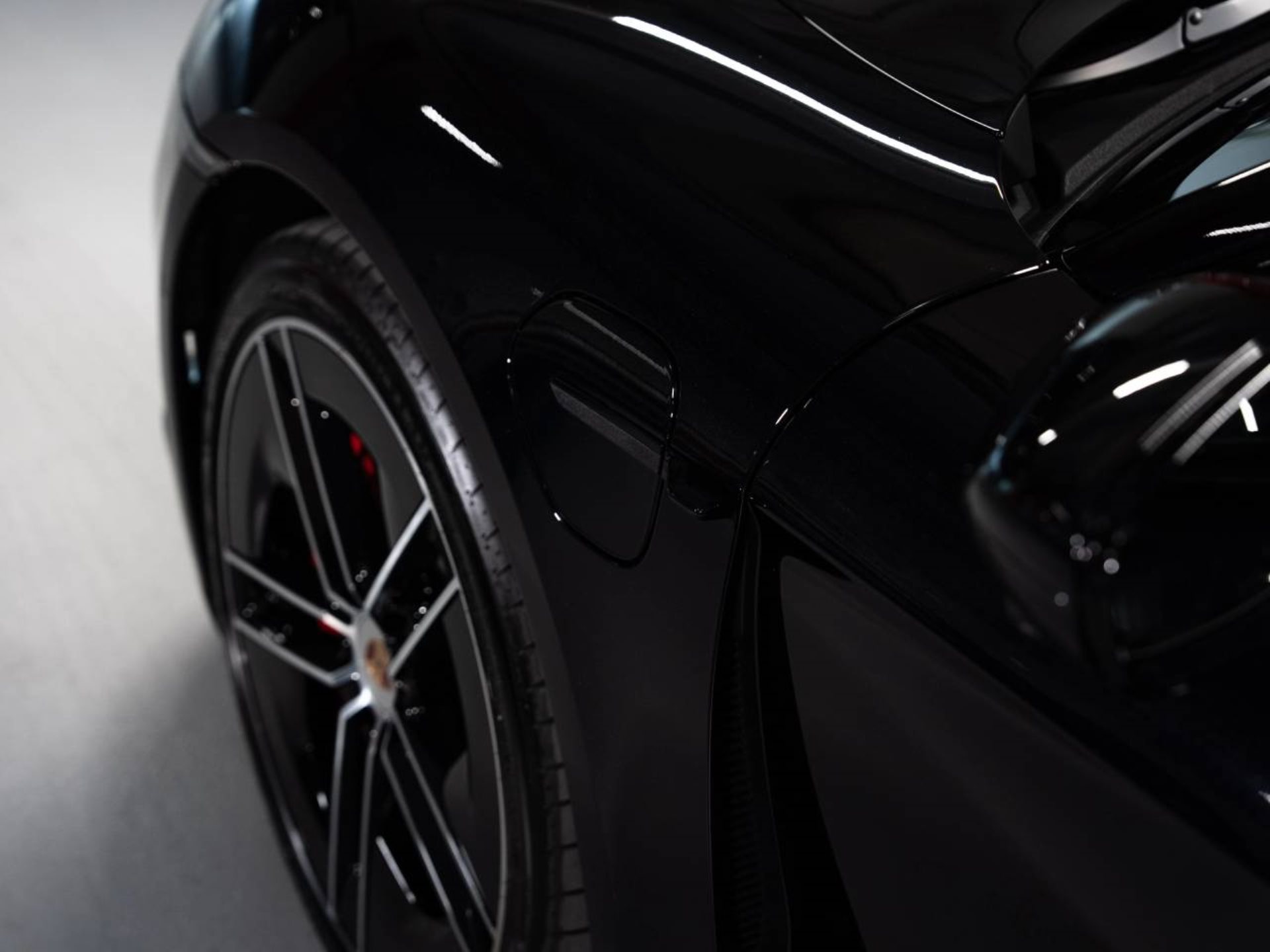 PORSCHE Taycan GTS Sport Turismo-image-23