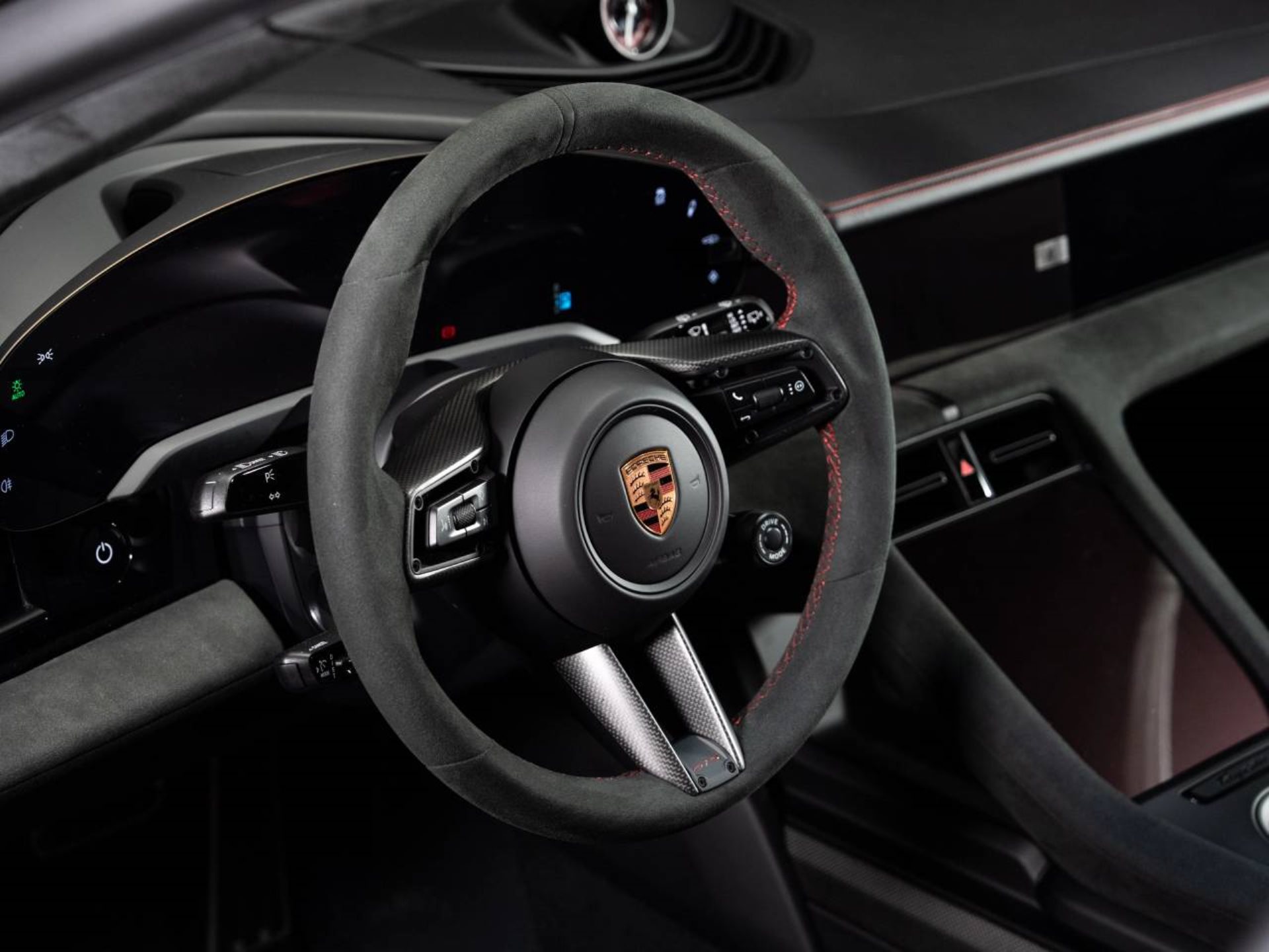 PORSCHE Taycan GTS Sport Turismo-image-8