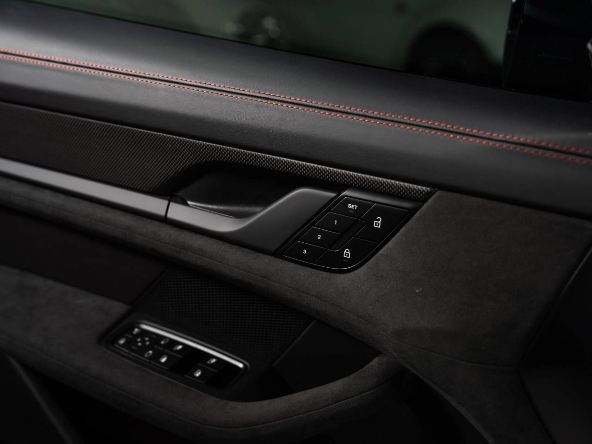 PORSCHE Taycan GTS Sport Turismo-image-18
