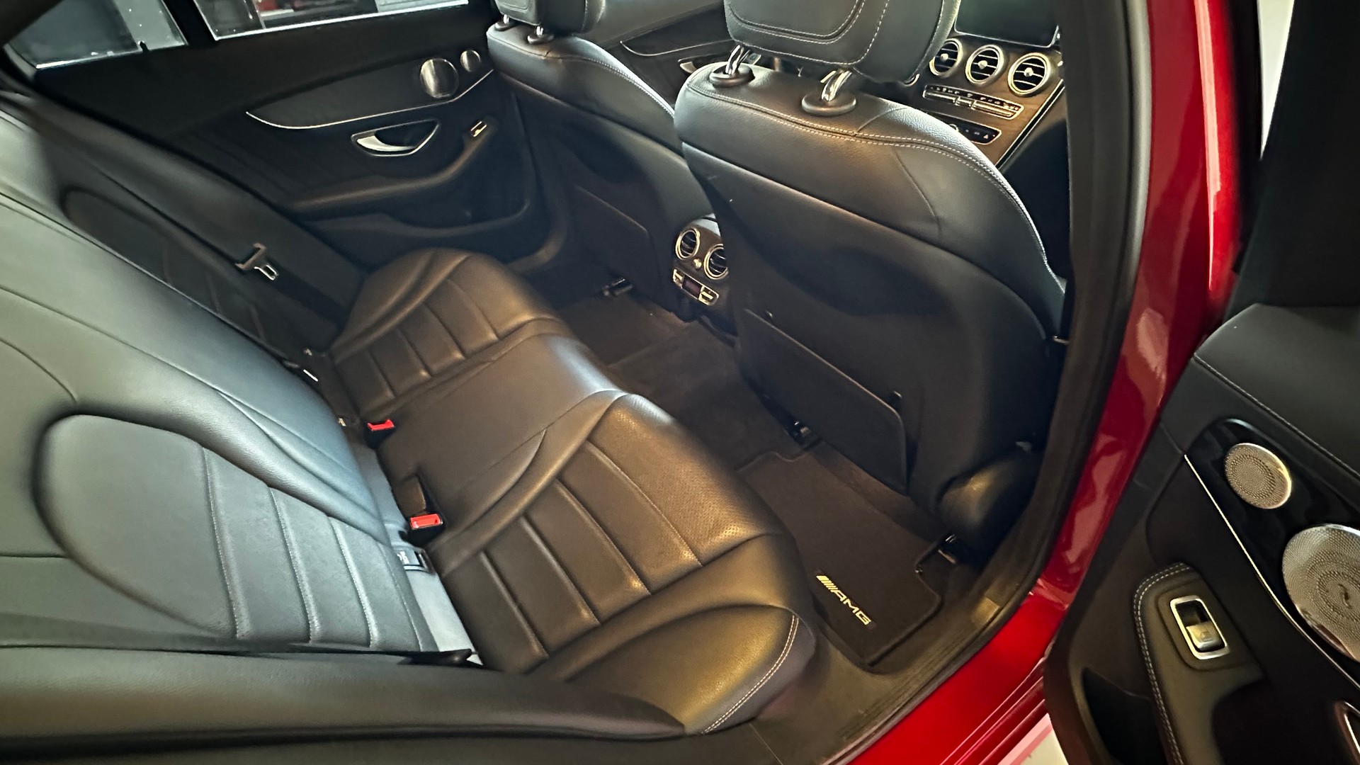 MERCEDES-BENZ C 250 BlueTEC AMG Line 4Matic 7G-Tronic-image-10