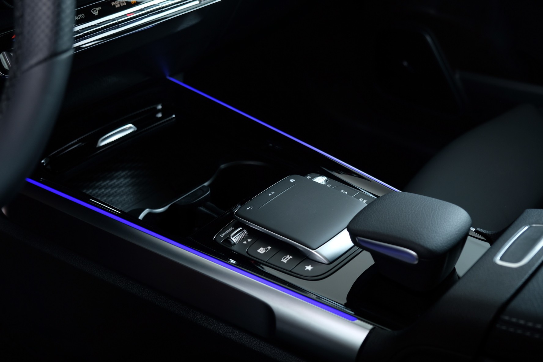 MERCEDES-BENZ GLB 250 4Matic AMG Line 8G-Tronic-image-15