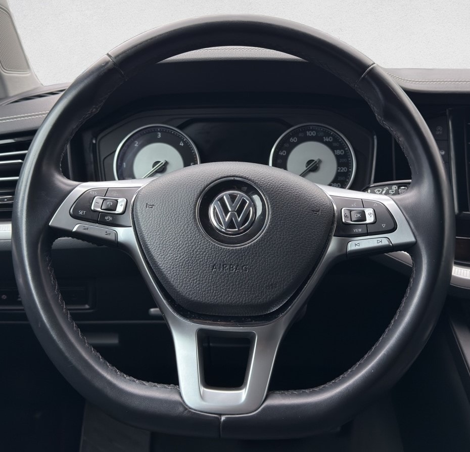 VW Touareg 3.0 TDI Basic Tiptronic-image-8