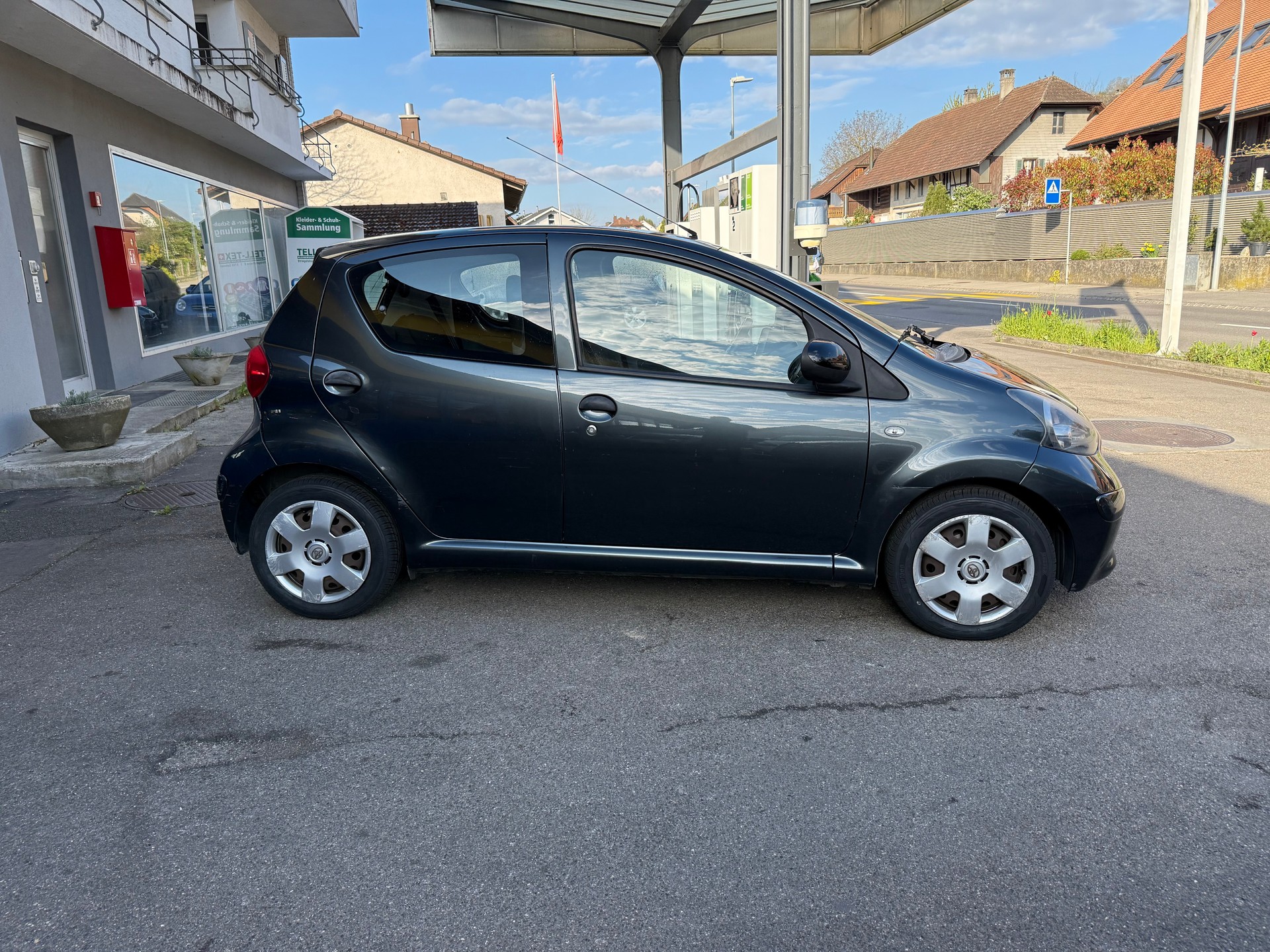 TOYOTA Aygo 1.0 Linea Luna-image-1