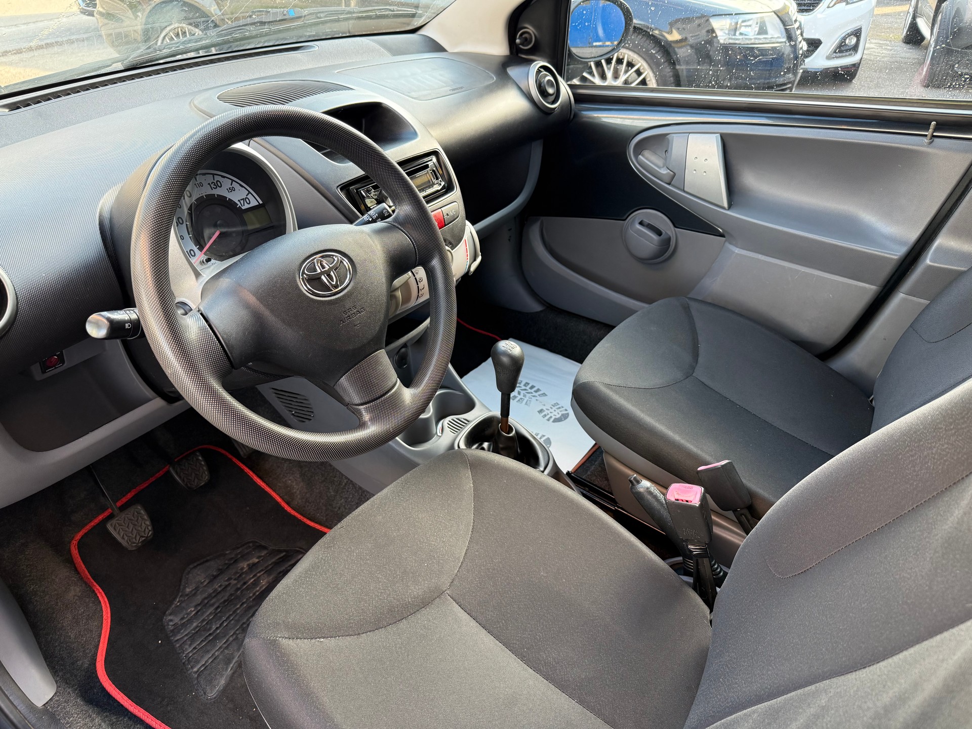TOYOTA Aygo 1.0 Linea Luna-image-8