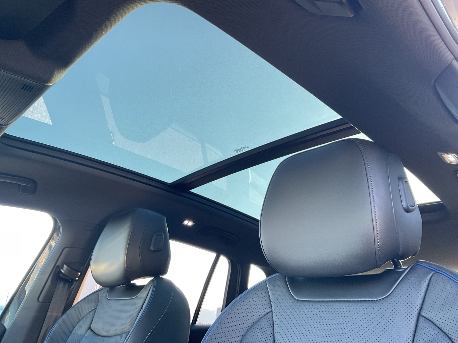 VW Tiguan R-Line Plus-image-14