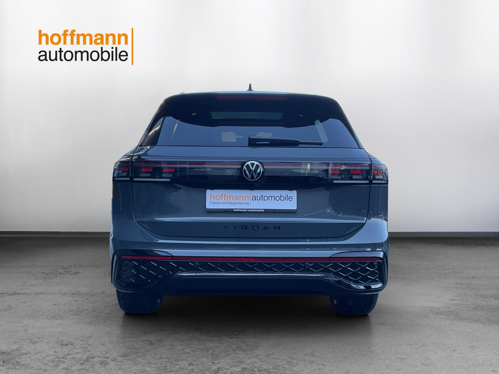 VW Tiguan R-Line Plus-image-4