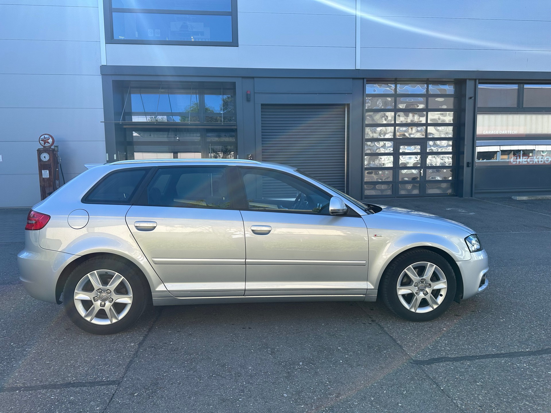 AUDI A3 Sportback 1.8 TFSI S- Line S-tronic-image-6