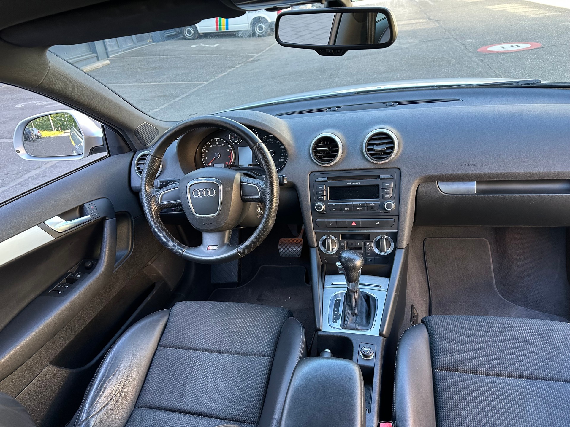 AUDI A3 Sportback 1.8 TFSI S- Line S-tronic-image-13