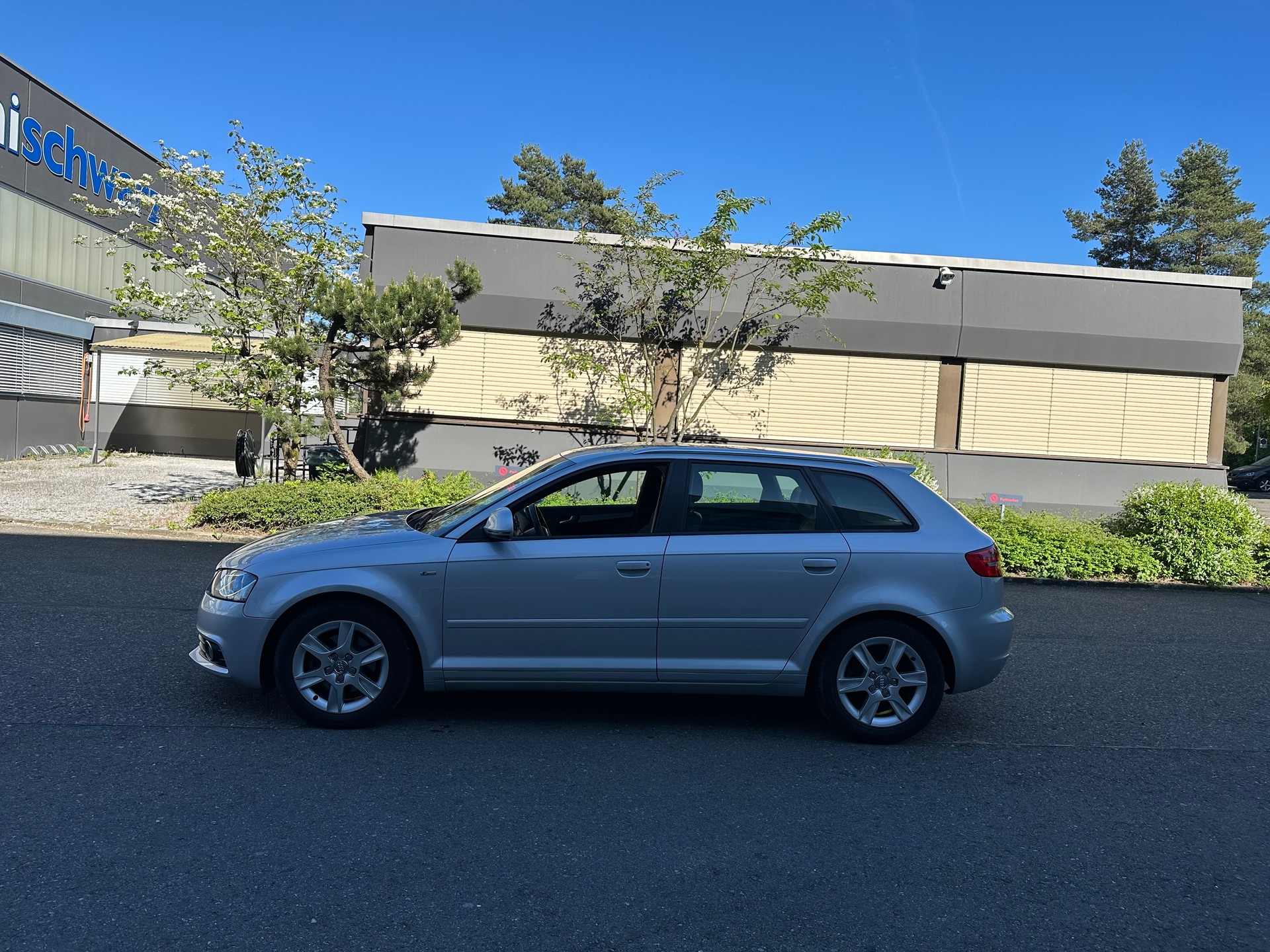 AUDI A3 Sportback 1.8 TFSI S- Line S-tronic-image-11