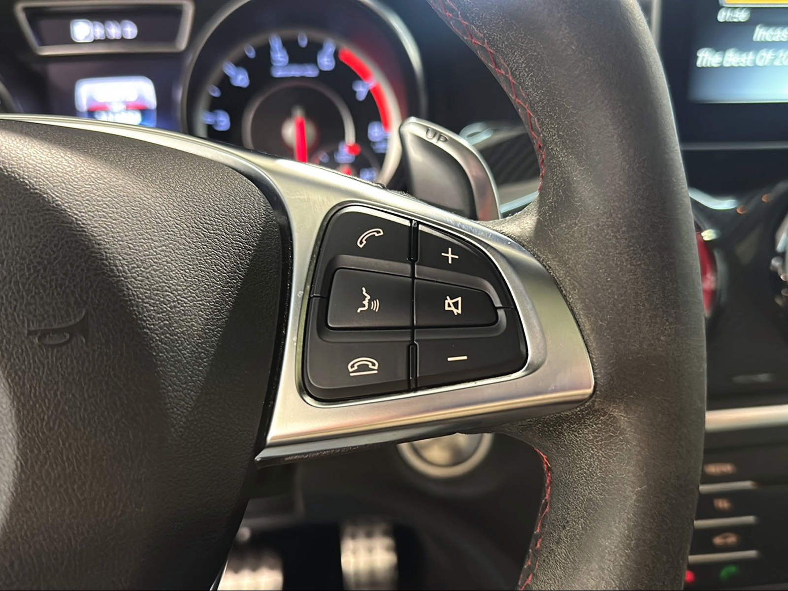 MERCEDES-BENZ GLA 45 AMG 4Matic 7G-DCT-image-22
