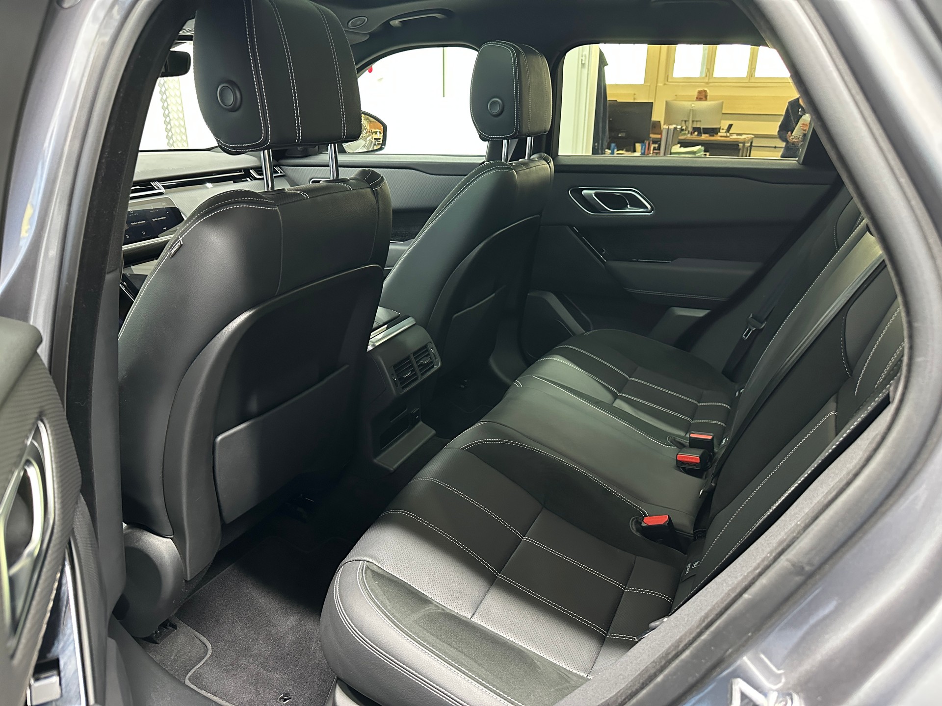 LAND ROVER Range Rover Velar R-Dynamic P 250 SE Automatic-image-8