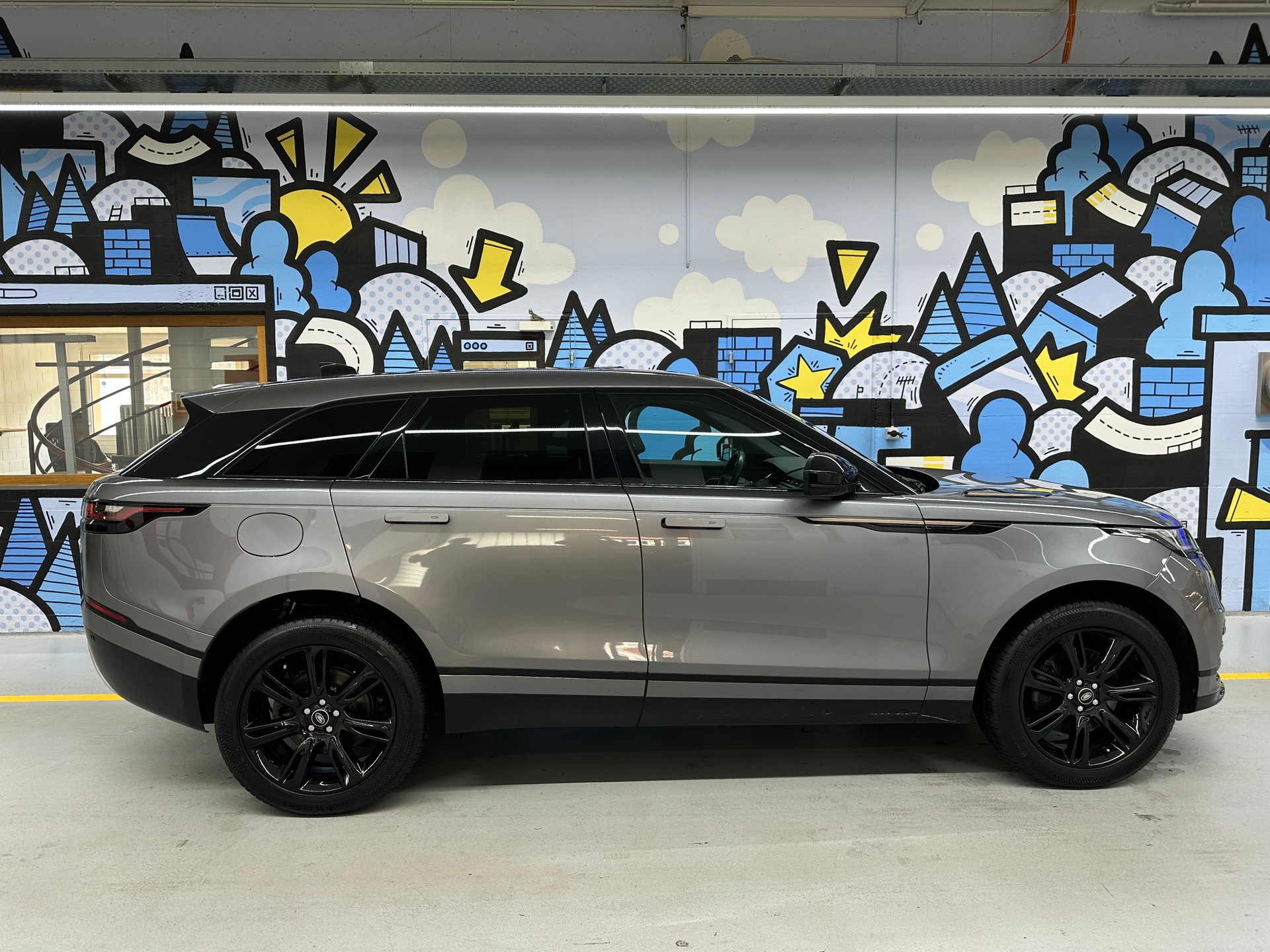 LAND ROVER Range Rover Velar R-Dynamic P 250 SE Automatic-image-2