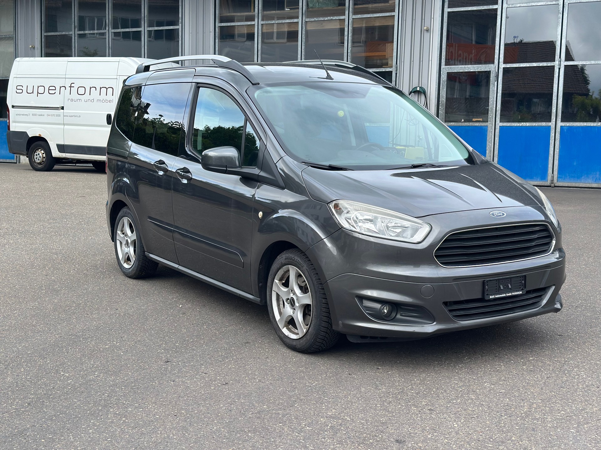 FORD Tourneo Courier 1.0 SCTi Titanium-showroom-element-3