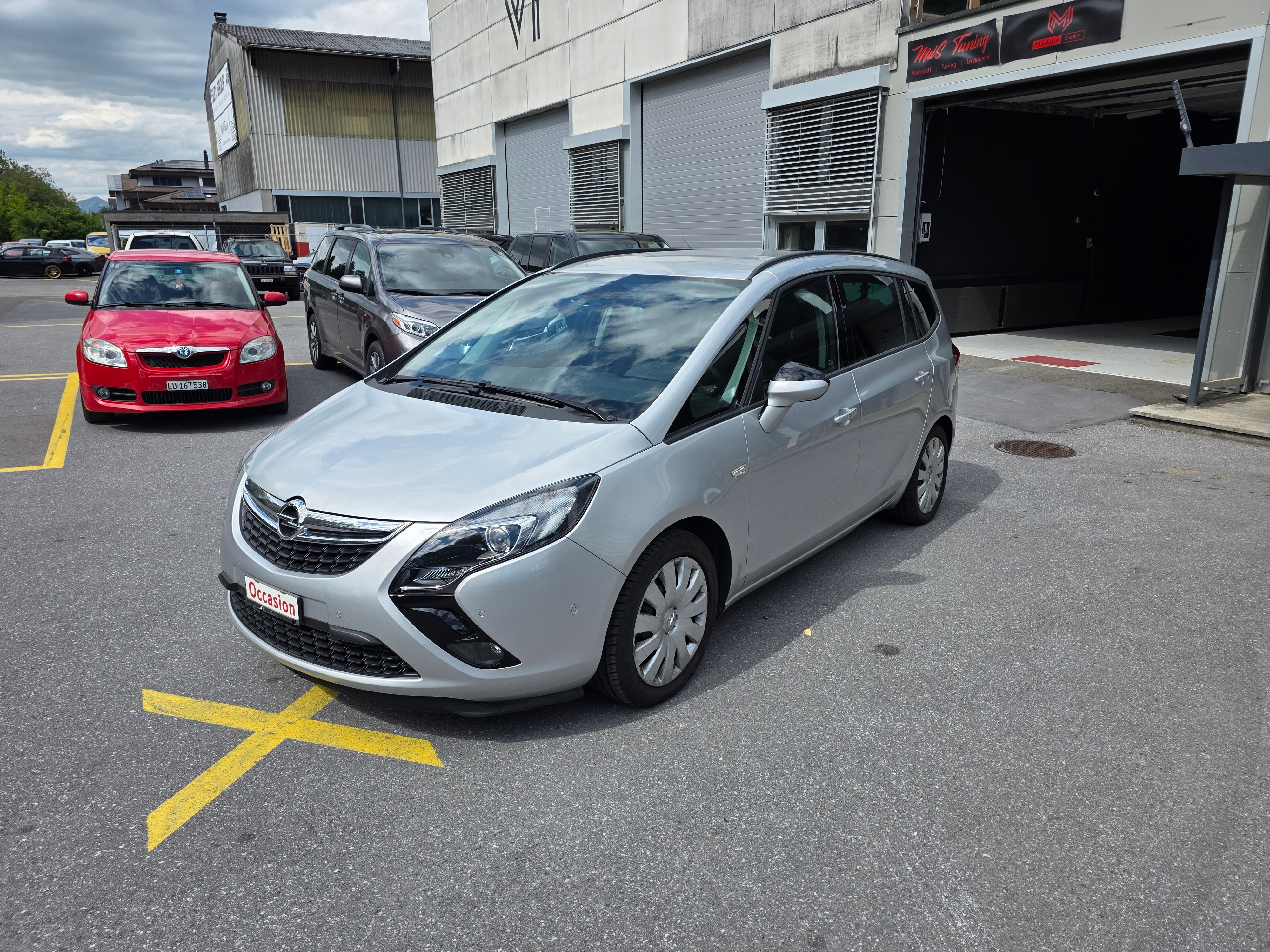 Car photo