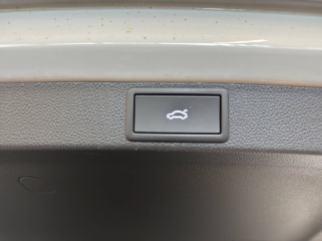 SKODA Octavia Combi 1.5 TSI Selection-image-15