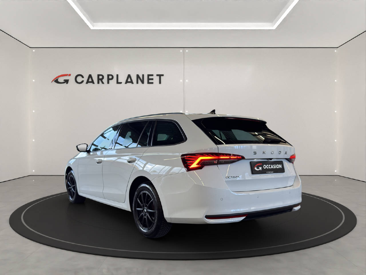 SKODA Octavia Combi 1.5 TSI Selection-showroom-element-2