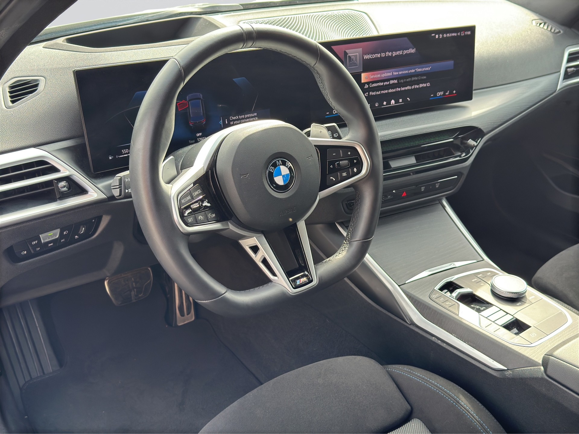 BMW 320d xDrive 48V Touring M Sport Steptronic-image-6