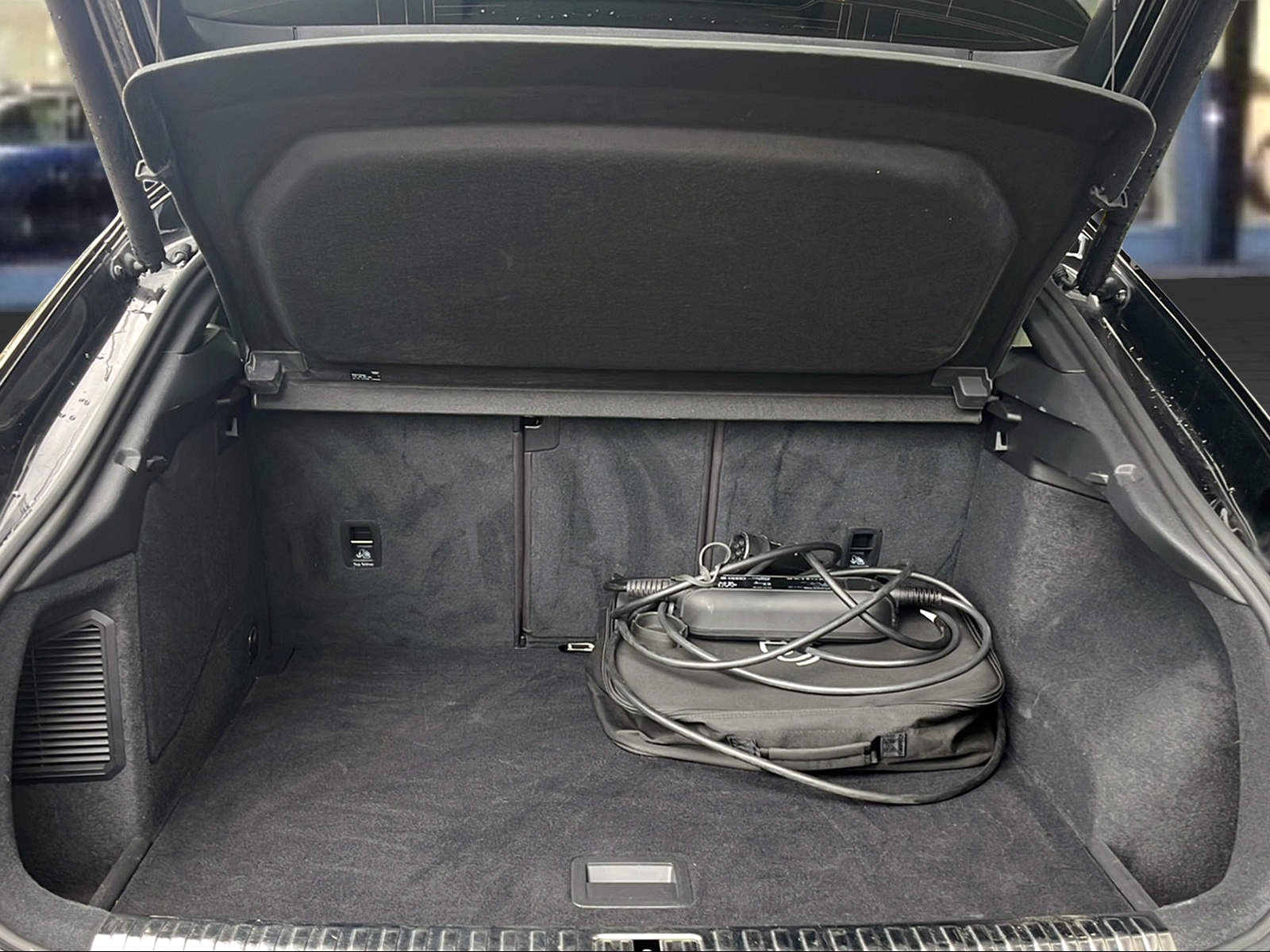 AUDI Q3 Sportback 45 TFSI e S line Attraction S-tronic Mythosschwarz Metallic-image-5