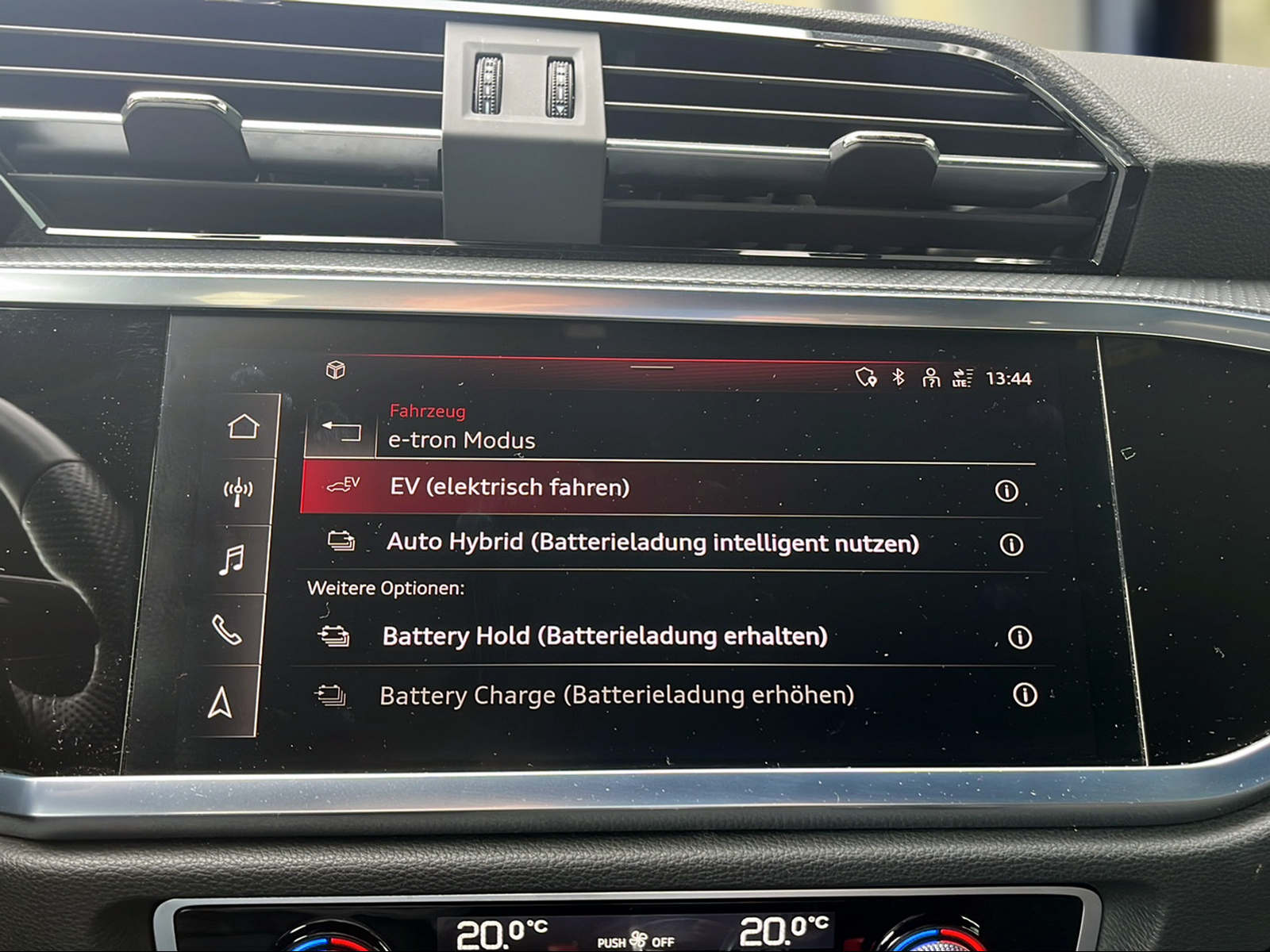 AUDI Q3 Sportback 45 TFSI e S line Attraction S-tronic Mythosschwarz Metallic-image-14