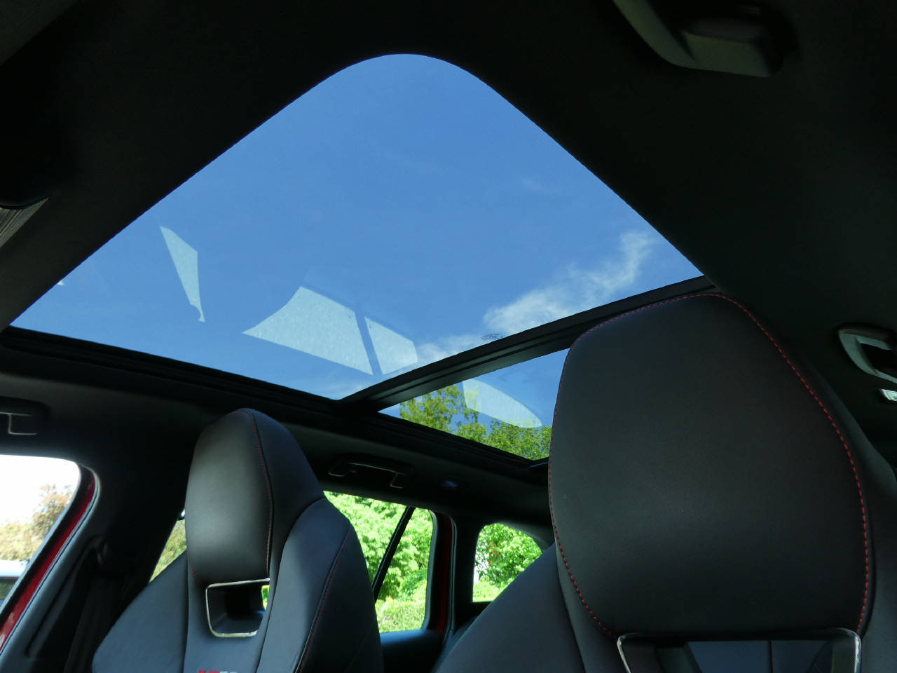 SKODA Octavia Combi 1.4 TSI PHEV 245 RS DSG-image-13