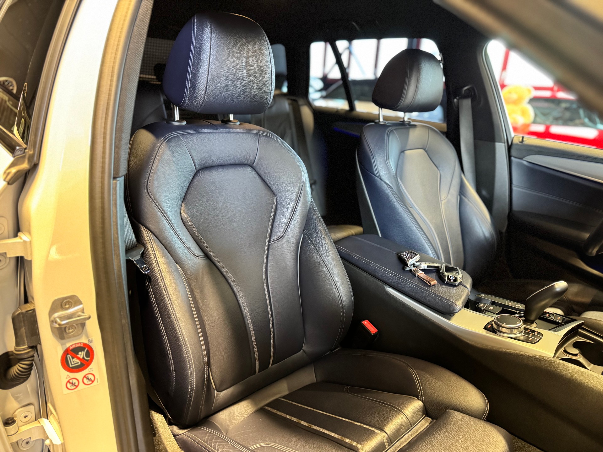 BMW 530i Touring Sport Line Steptronic *INDIVIDUAL AUSSTATTUNG*-image-9